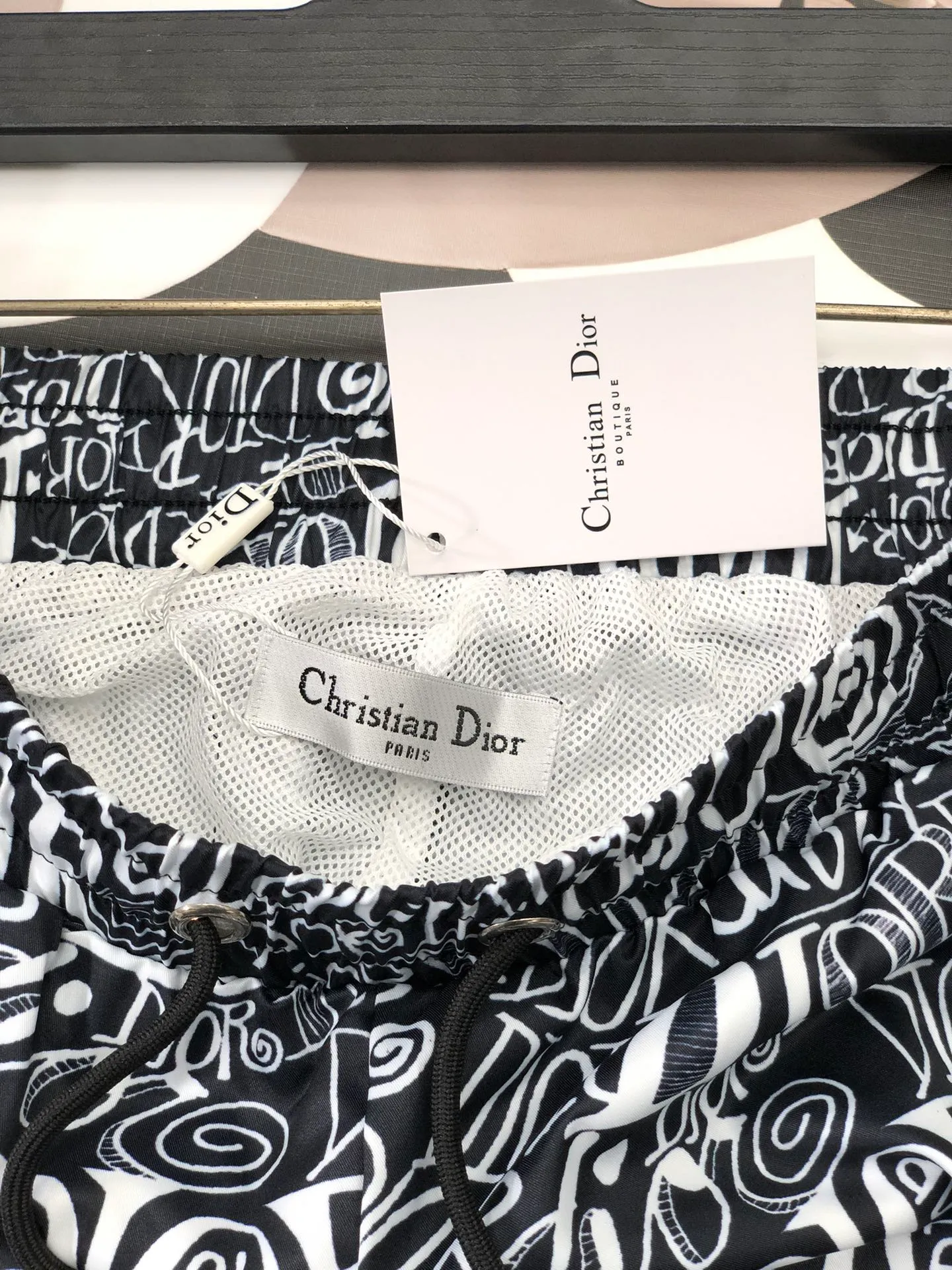 🅿️160 Dior's latest 2025 summer style men's casual shorts, beach pants, custom-made quick-drying fabrics, soft and smooth texture, not only the overlord on the beach, but also very stylish even when worn casually on the street, a versatile item in summer. Same style for men and women Size: M-3XL