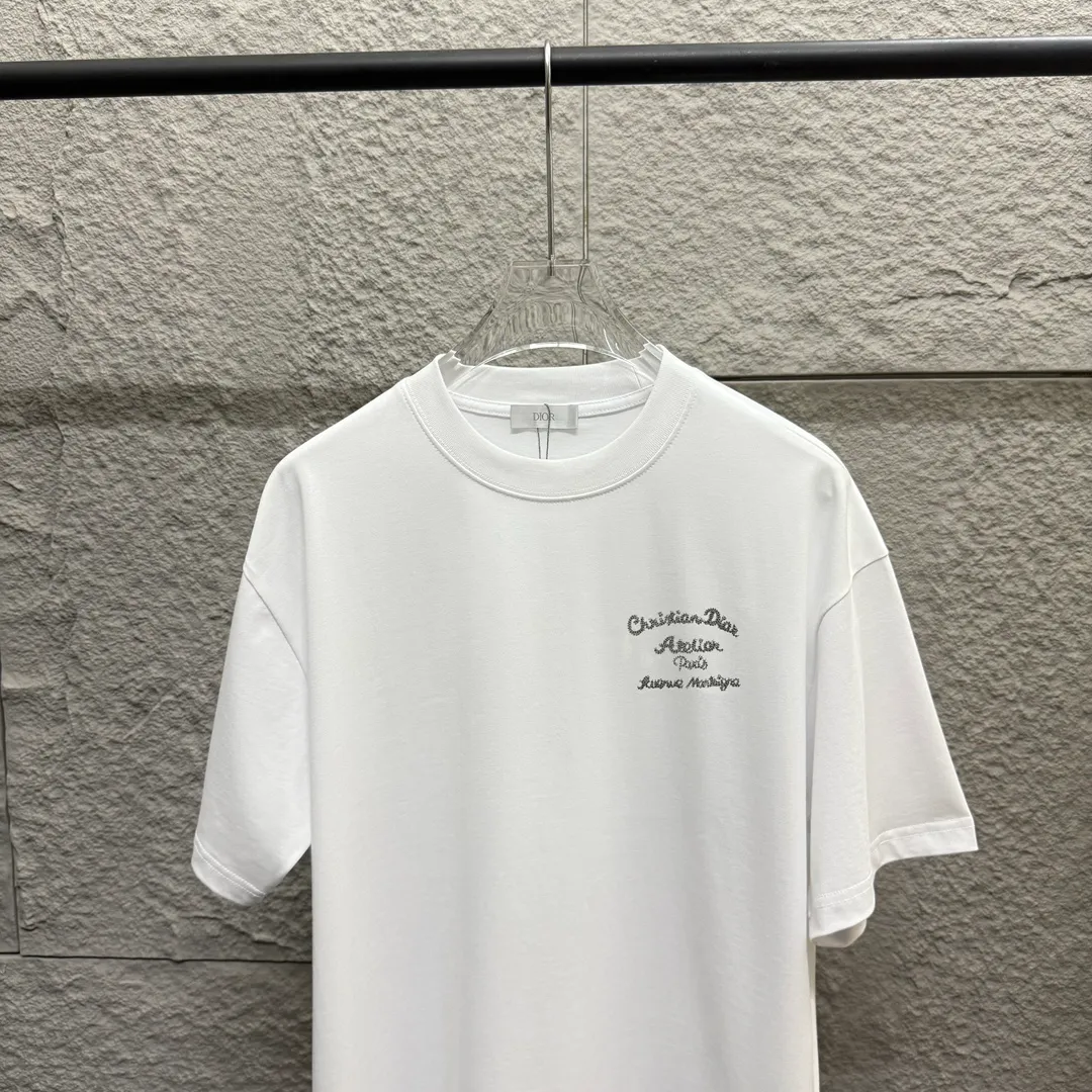🅿️180 Dio*Dior* 2025 spring and summer style Classic silver thread letter embroidery Personalized logo Customized double yarn plain cotton fabric Short-sleeved T-shirt Unisex Color: Angora Red Black White Size: S (90-130 catties) M (120-150 catties) L (140-165 catties) XL (160-180 catties) XXL (180-210 pounds)