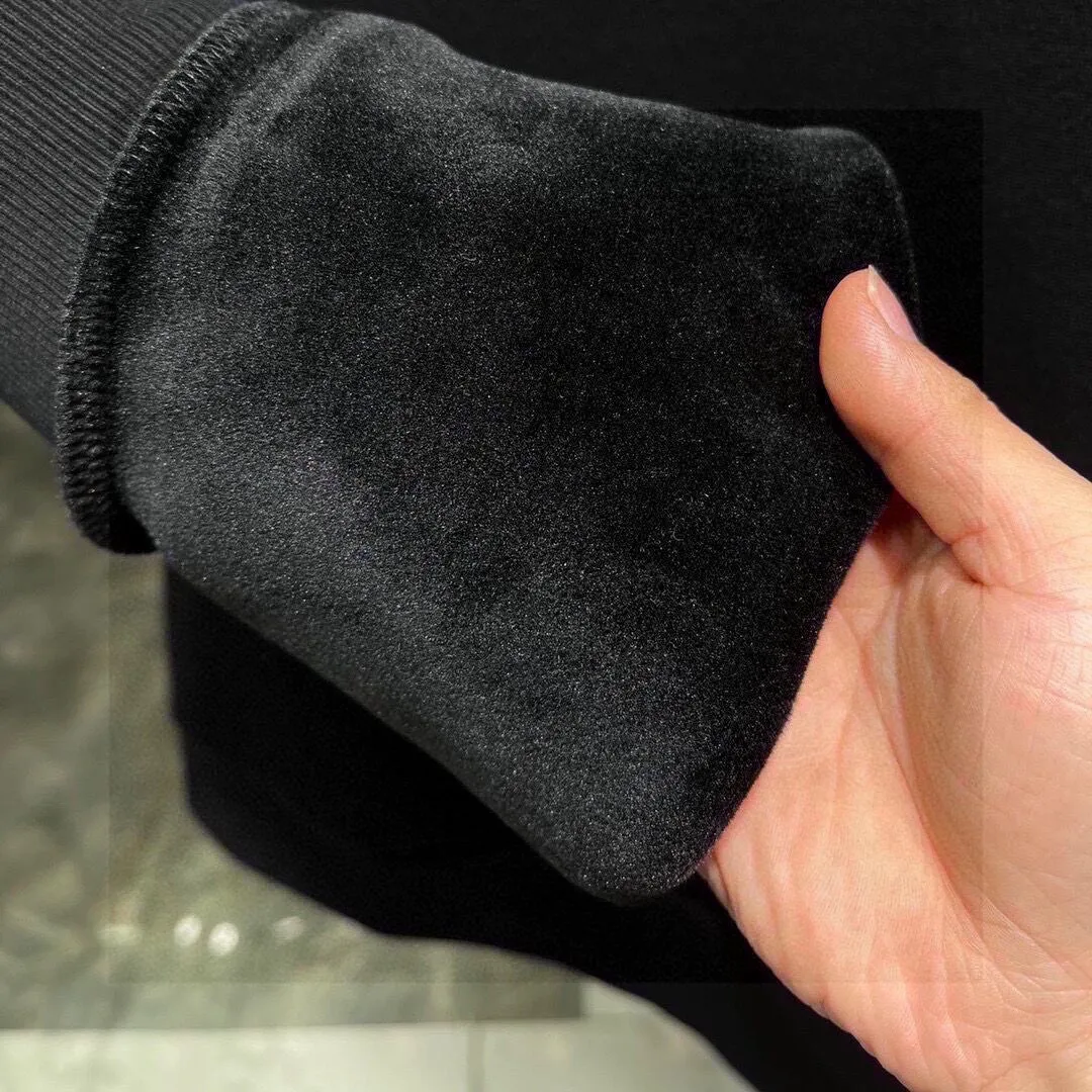 🅿️400 Directly approved brand [DIOR Dior] (velvet and thickened) 2025 autumn and winter new products, celebrities’ favorite fashion-flavored casual suits, clean and neat tailoring, full of urban style. Made of high-quality customized fabrics, the inner warmth is excellent, the hand feels soft and dry, and the upper body effect is crisp and stylish. The three-dimensional cutting process and the pattern are all of high standards, and the silhouette version has the right benefits! It is not tight at all, and you feel good when you put it on. So many top-quality raw materials create high-end products with unparalleled value. It is the first choice for high-end fashion people. (Size: M-4XL can wear up to 200 pounds)