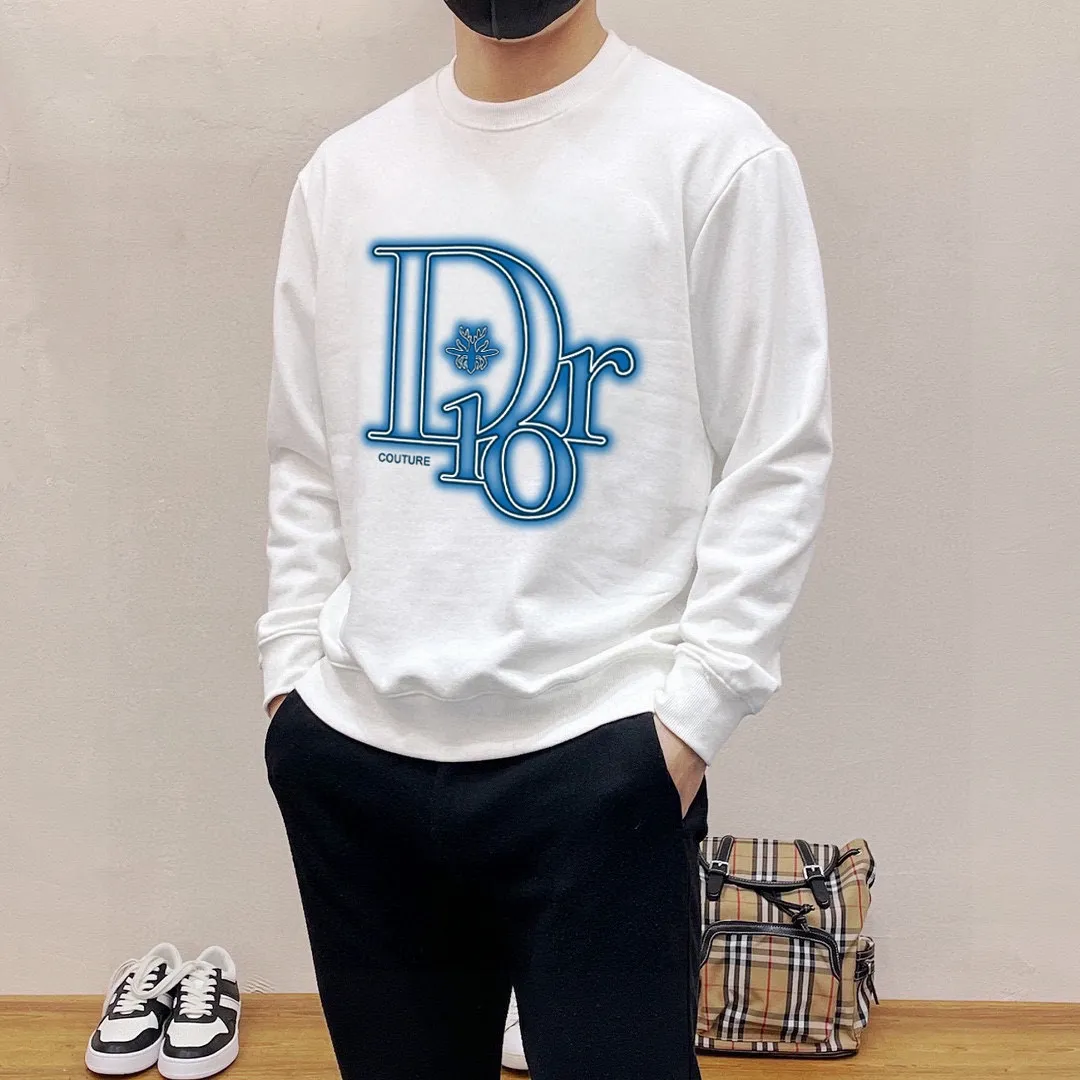 🅿️220 brand [DIOR Dior] (good news for fat people) 2025ss autumn latest long-sleeved round-neck sweatshirt, on sale simultaneously on the official website. Refreshing and breathable. Made of top Tencel Roman. Comfortable and soft. 3D three-dimensional clarity. Super fashion sense. Great for gifting and keeping for yourself. Size: M-5XL (can wear up to 220 pounds)
