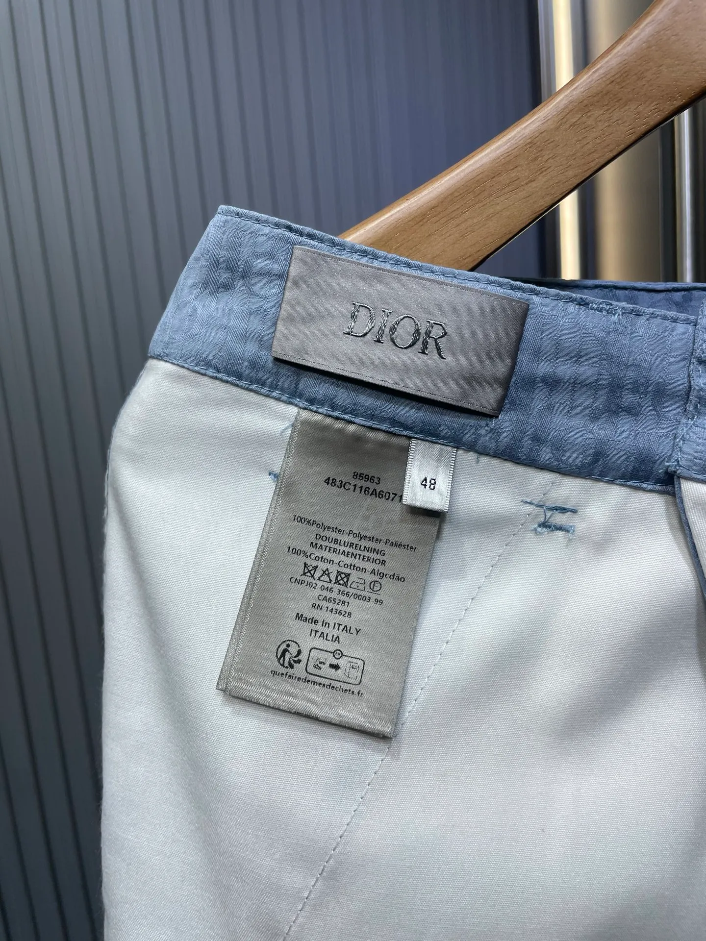 🅿️450 Dior🌟【Top Replica】The new 24ss shorts are from the 2024 beachwear limited series, showing Dior’s classic oblique print. Crafted from blue mulberry silk and cotton-blend jacquard, it has a relaxed fit with an elasticated waistband and slit side pockets. Wear with the matching shirt for a sophisticated summer look! Number of yards: 46.48.50.52.