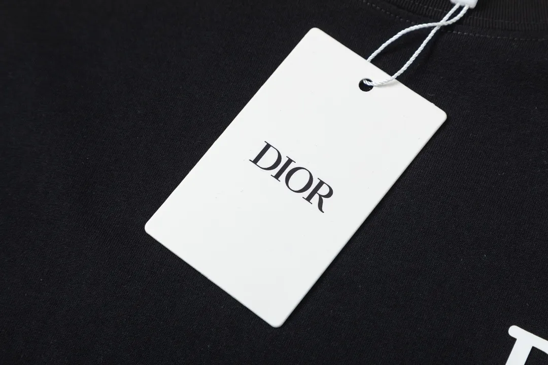 🅿️170 Dior 2025 new style embroidered 47 letters logo, same style for men and women, short-sleeved T-shirt ·Customized 280g 100% double yarn pure cotton fabric ·Dyeing 32 counts double strand thread ·Imported Tajima machine embroidery technology ·Collar label, hangtag, main mark and three labels complete Color: black Size: XS S M L