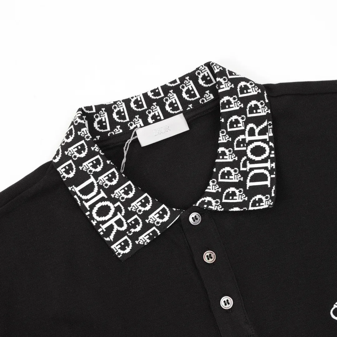 🅿️270 DIOR/Dior CD embroidered LOGO short-sleeved POLO shirt is made of cotton pique mesh fabric, custom-made material 260g long-staple cotton, the collar is made of a dual-system jacquard flat knitting machine, elastic and non-deformable, all the clothes are bound with original cloth, double-layered front chest, no open stitching, no loose edges, cuffs, front chest bottom, shoulder seam bone, three labels for customized accessories! Fashionable and versatile, if you want to wear a fashionable street style, many bloggers on Xiaohongshu recommend this Polo shirt at the right time. The details are more careful to strengthen the collar shape, and it will not deform after being worn and washed for a long time. It is absolutely high-quality and perfect! size：S-L