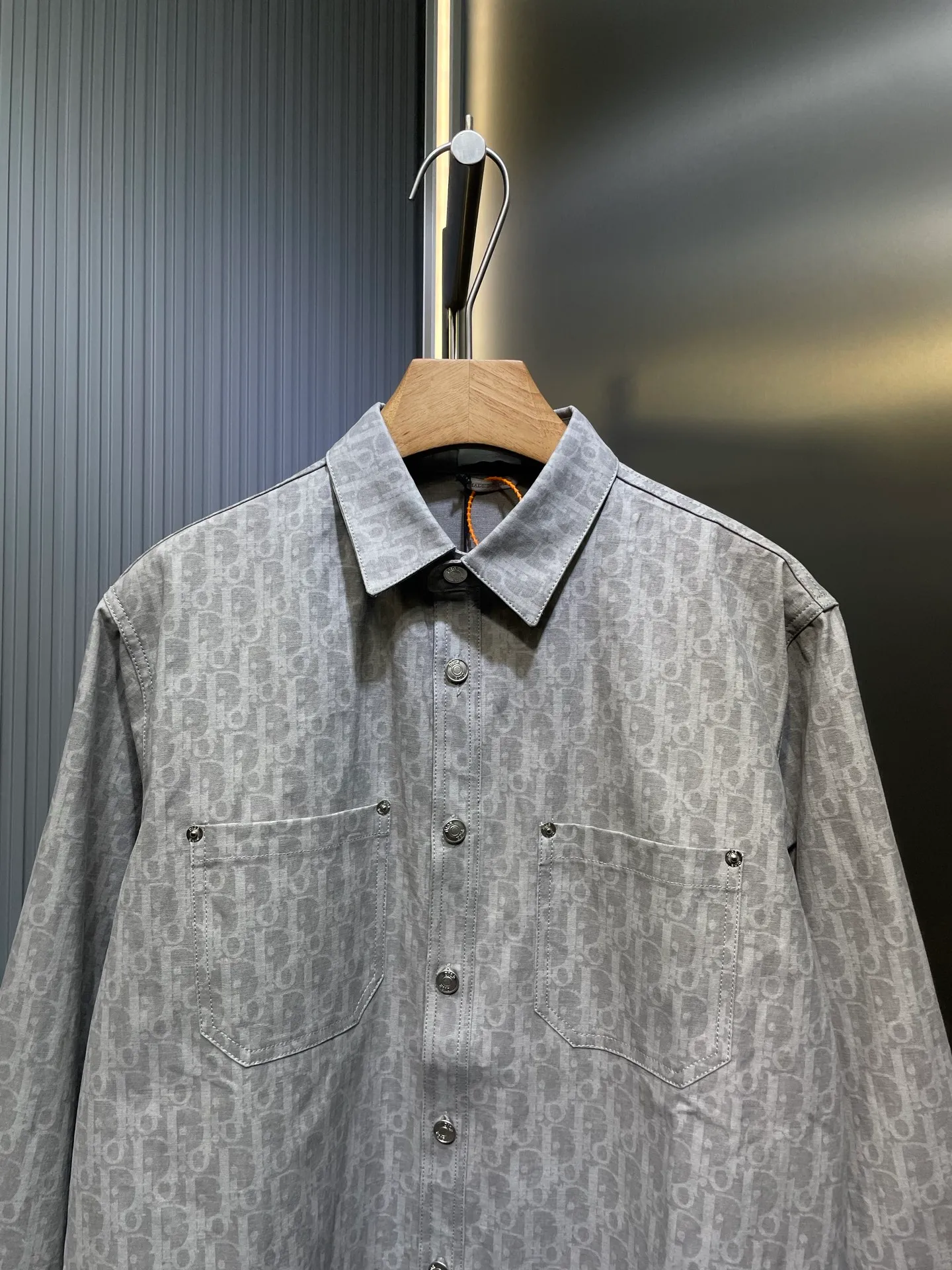 🅿️540 Dior🌟【Top original order】Dior's 2025 early spring new style old flower all over printed shirt jacket. The new color matching upper body is good-looking. The fabric upper body is comfortable and breathable. Original hardware letters are customized. Same style for men and women. Details processing. Specifications: old flower all over printing. Size: S M L XL.