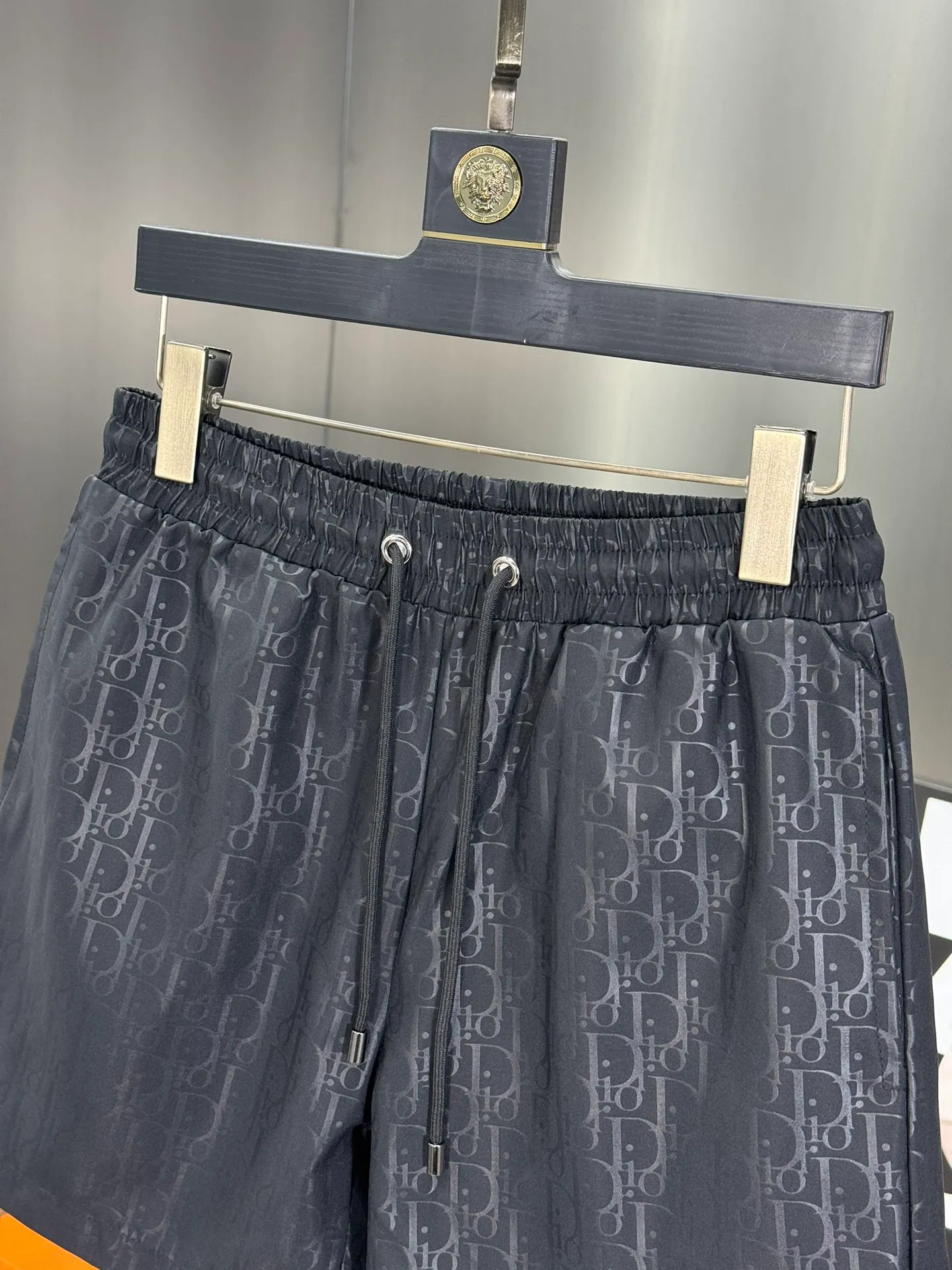 🅿️160 DIOR 2025 spring and summer new beach pants and shorts! Synchronized with the official website. Original 1-1 replica, fine workmanship, original hardware, selected high-quality polyester fiber fabric, delicate feel, a must-have item for summer, super handsome upper body effect, super real shooting, close contact with texture! Size: M-3XL