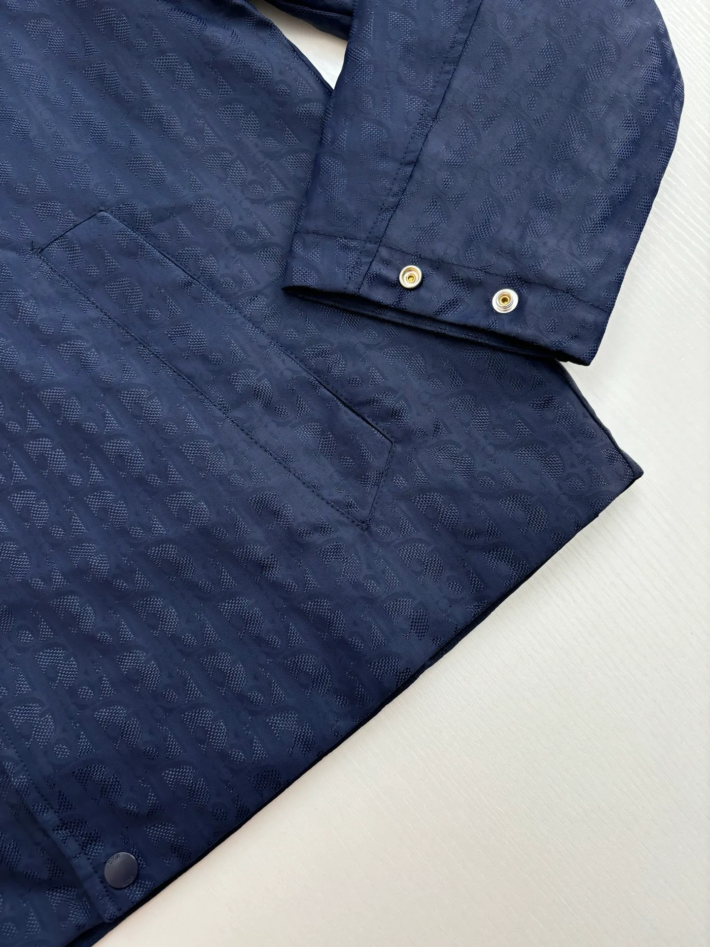 🅿️650 Dio*/Dior 25Fw new jacquard dark pattern lapel jacket is made of technical jacquard fabric, decorated with classic letter twill print throughout, with wide-angle collar, button closure and brand letter rubber logo on the back Size: S/M/L/XL