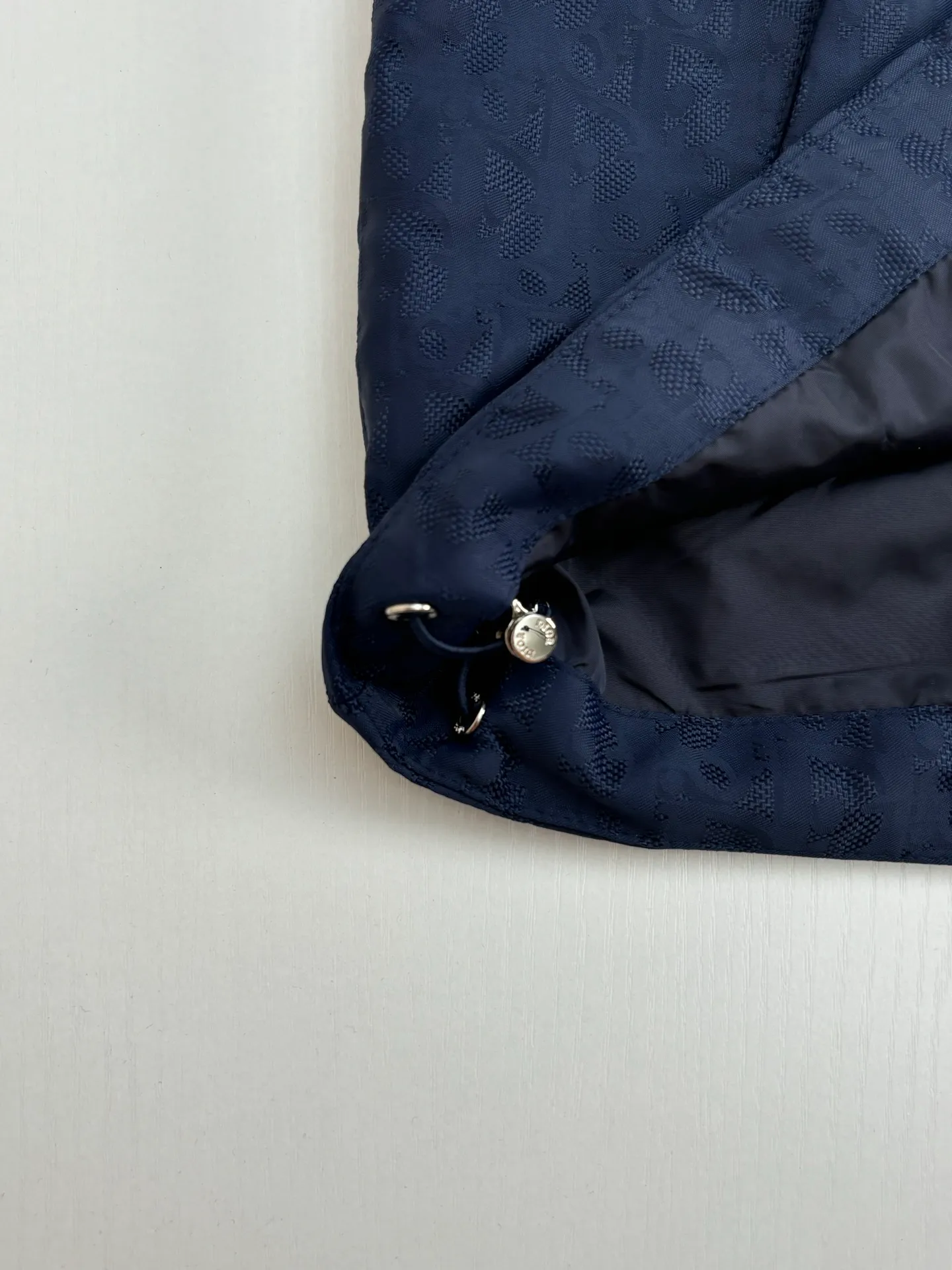 🅿️650 Dio*/Dior 25Fw new jacquard dark pattern lapel jacket is made of technical jacquard fabric, decorated with classic letter twill print throughout, with wide-angle collar, button closure and brand letter rubber logo on the back Size: S/M/L/XL