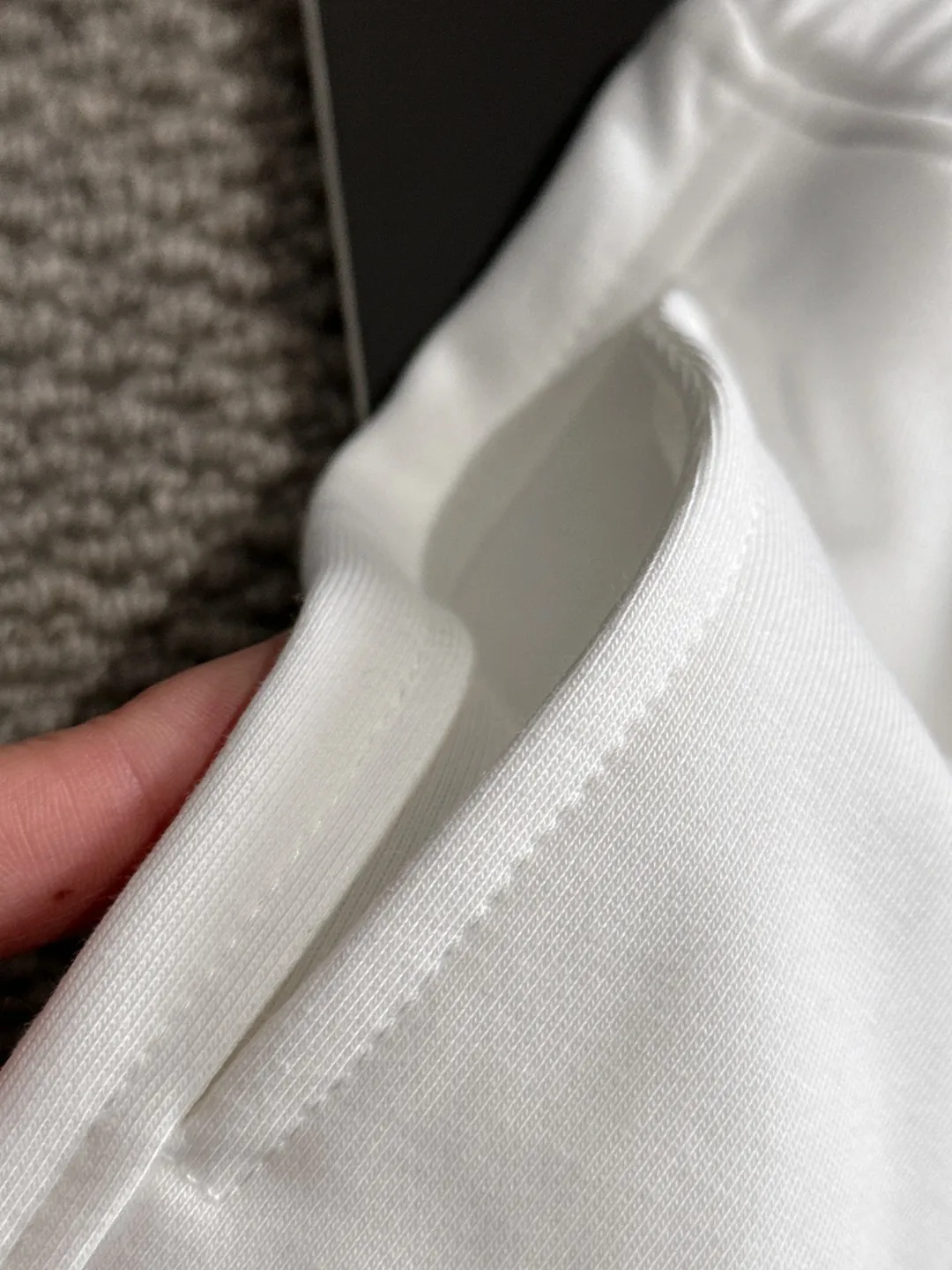 🅿️330 shipped next day, high quality DIOR/Dior 2025 spring and summer new casual solid color loose shorts with elastic band, two needle stitches at the hem of the trousers, fine and firm stitching, custom-made fabrics at the counter with high breathability and comfort, impeccable details, brand element design concept, reflecting high quality. It feels delicate and soft! It presents a casual cut and the upper body shape is great! Size: S-XXL