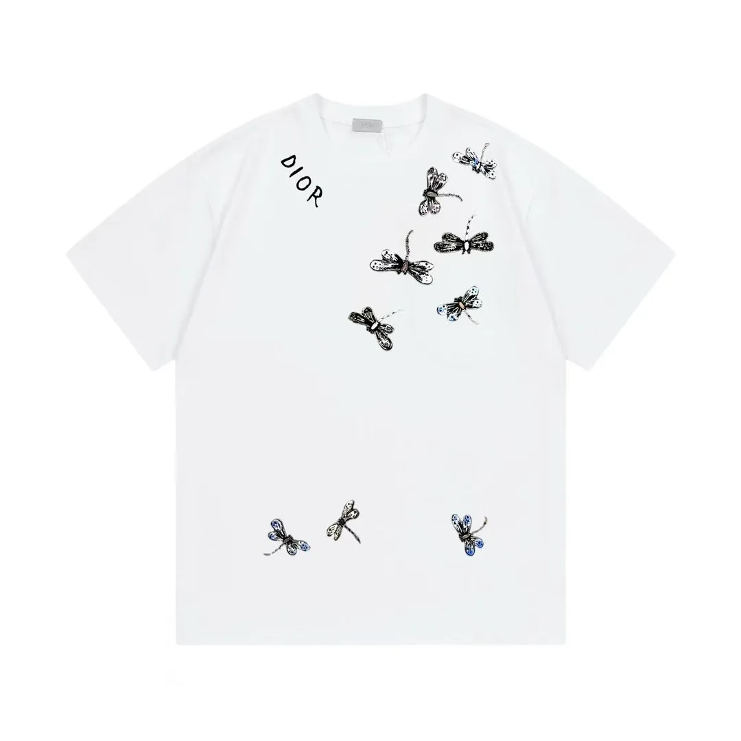 🅿️170 (arrives the next day) Dior 2025 new painted butterfly letter logo, same style for men and women, short-sleeved T-shirt ·Customized 280g 100% double yarn pure cotton fabric ·Dyeing 32 counts double-strand thread ·Collar tag, main mark and three labels complete Color: White Size: XS S M L