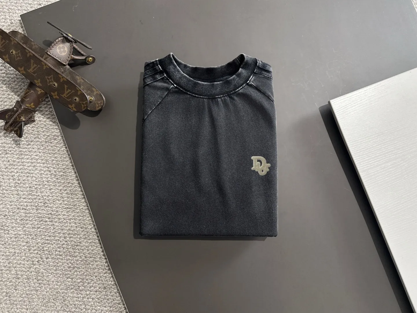 🅿️500 next day shipping DIOR/Dior high quality 2025 spring and summer new elastic band casual heavy industry washed suit, batik tripe sweat-absorbent and breathable, counter-customized fabric with high breathability and comfort, impeccable details, brand element design concept, reflecting high quality. It feels delicate and soft! It presents a casual cut and the upper body shape is great! Trading company channels are rare and available on the official website simultaneously! From a high-end men's positioning brand, high-end, low-key luxury taste, people can't refuse! Exquisite workmanship and impeccable quality! The overall style is simple, fashionable and timeless, fully meeting the requirements of stylish and tasteful dressing! Size: S-XXL