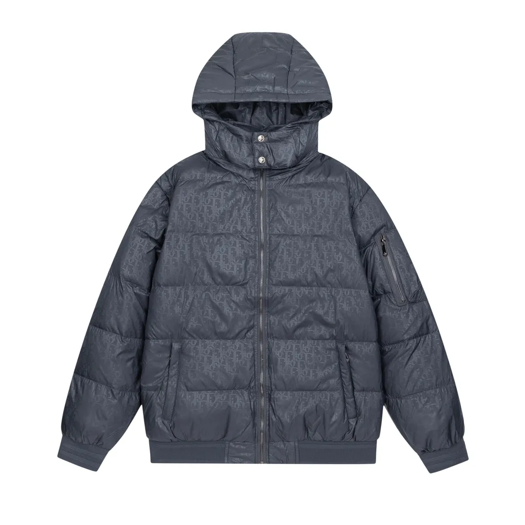 🅿️600 DIOR Dior's new autumn and winter style 🆕down jacket. Original 1:1 customized hardware accessories, all imported and original customization. Welcome to compare at the counter. Absolutely high quality. Made of top 90 white duck down. Super soft, fluffy and plump. Super heavy workmanship. The fabric is well-crafted and has a perfect version. Note⚠The fabric is super comfortable. Exclusive model. Non-market goods. Same sizes for men and women. Size M to XXL