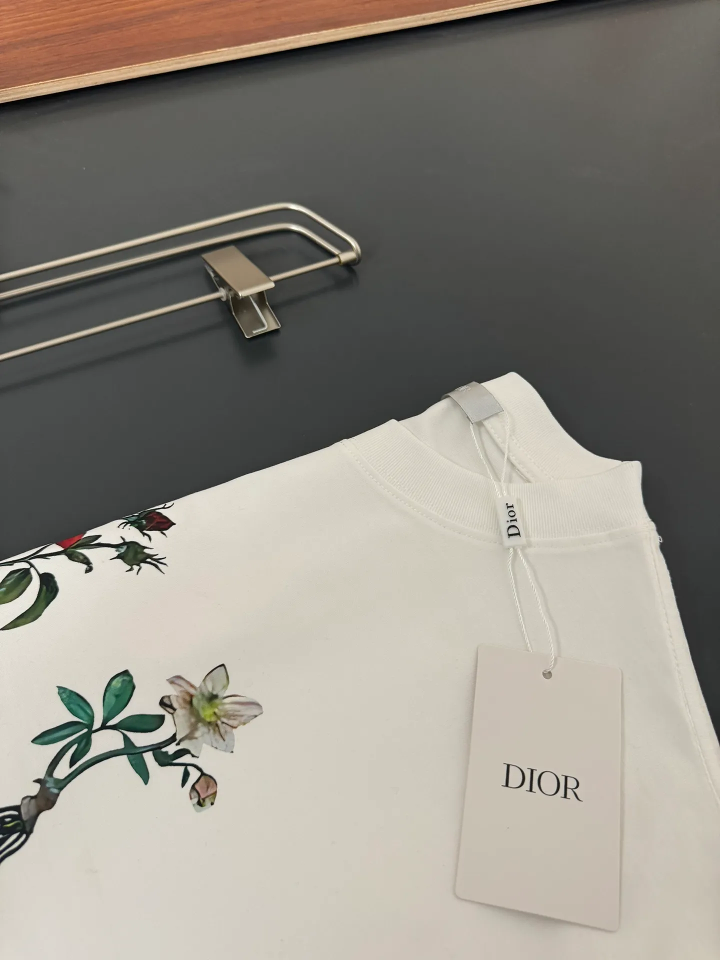 🅿️200 DIOR*Dior*320g heavyweight pure cotton T-shirt, thick, breathable and loose fit. Printed logo design. Spring and summer new round neck fashionable short-sleeved T-shirt. Comfortable against the skin, durable and easy to wear. Meticulous original craftsmanship, a must-have for casual wear. Color: black white. Size: S M L XL XXL