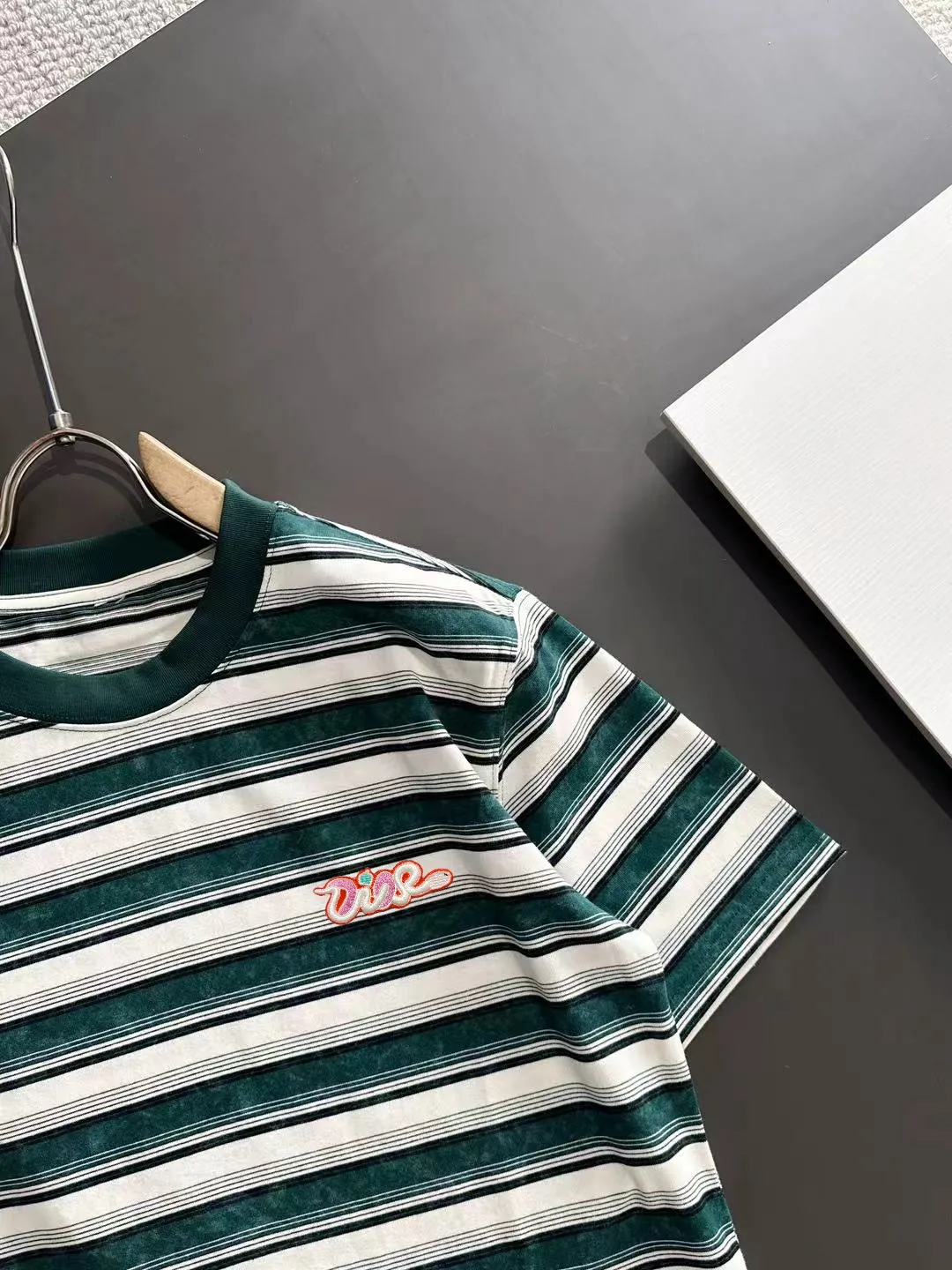 🅿️270 shipped next day DIOR Dior 2025 spring and summer new high quality launch of double yarn pure cotton striped fabric short-sleeved personalized exclusive style will not deform or shrink after being soaked in water SIZE: M-3XL