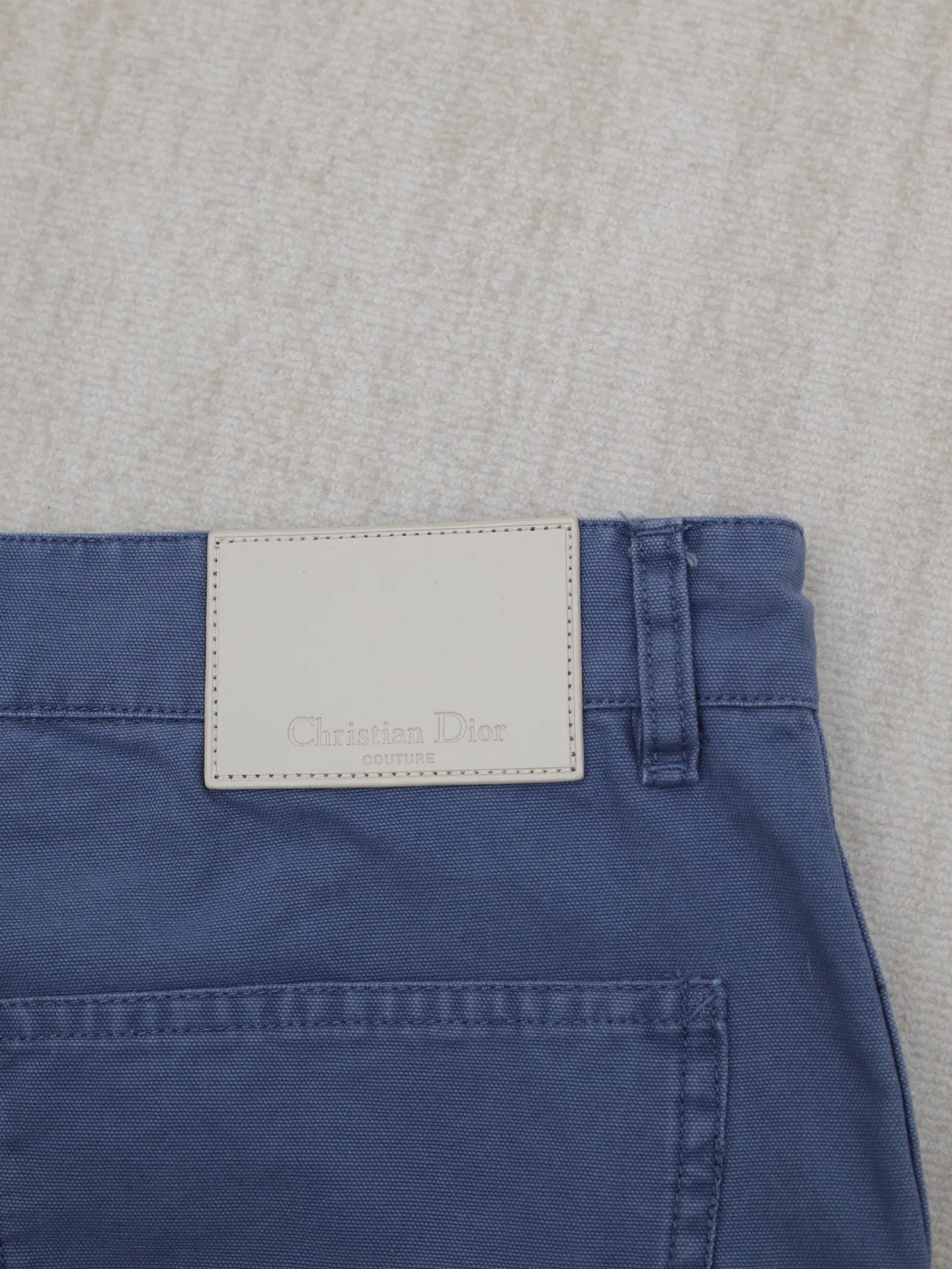 🅿️390 Dio*/Dior 2025SS new spring and summer jersey shorts. Customized blue cotton fabric, engraved hardware buttons. Classic letter logo embroidery, with gray leather patch on the back side, three-dimensional tailoring. Very wide version. Size: S/M/L/XL