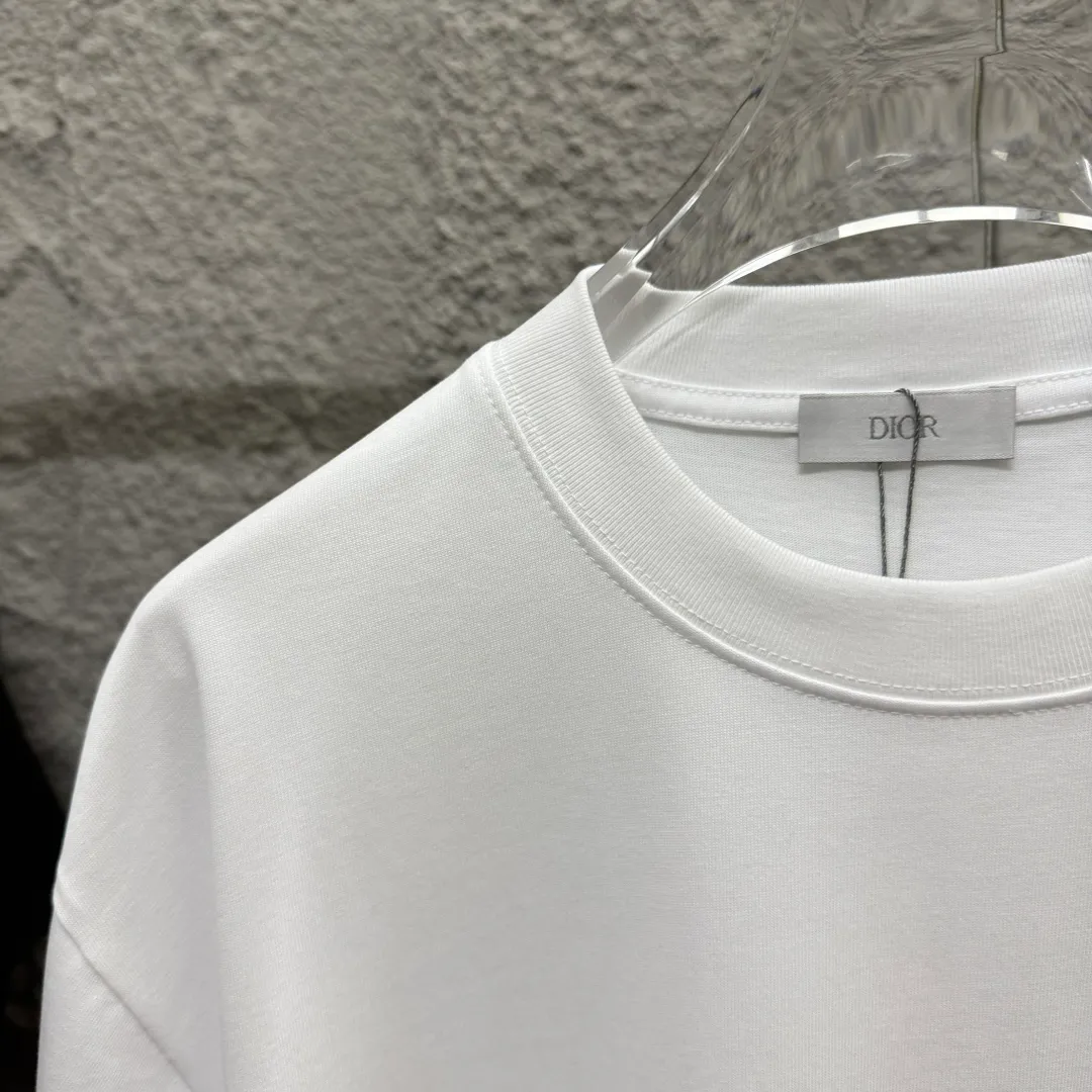 🅿️180 Dio* Dior 2025 spring and summer new style Simple classic letter embroidery Customized double yarn plain cotton fabric Short-sleeved T-shirt Unisex Size: S (90-130 catties) M (120-150 catties) L (140-165 catties) XL (160-180 catties) XXL (180-210 catties) Color: Black white