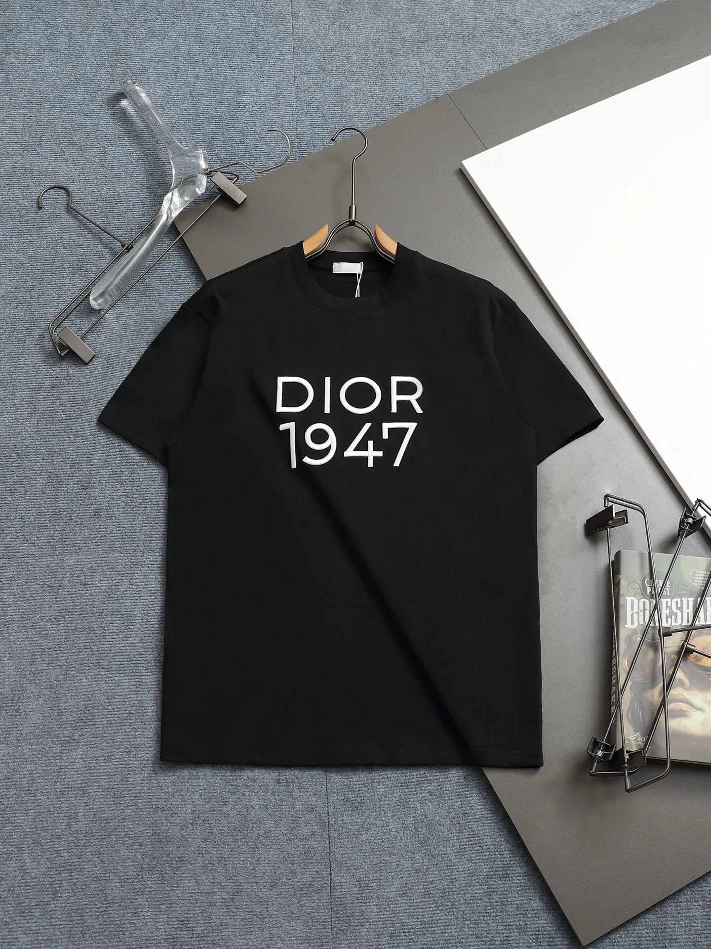 🅿️170 DIOR Dijia 2025 new model, customized 32 counts of 260g cotton cover cotton fabric, washed, no shrinkage, no deformation, no fading, no lint, high-density embroidery of 1947 letter logo, same style for men and women, short-sleeved T-shirt, color: black/white, size: XS-L