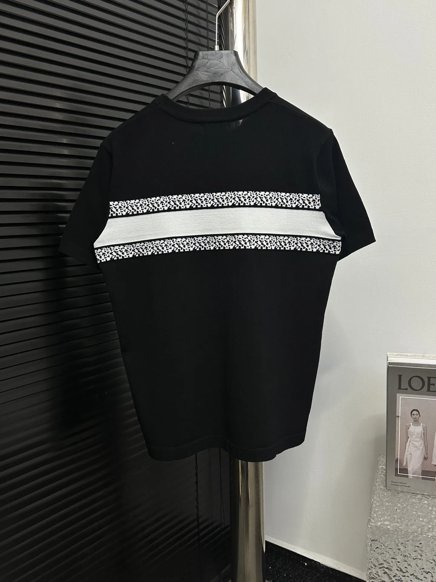 🅿️170 [DIOR] Dior jacquard knitted short-sleeved stretch slimming slim T-shirt half-sleeved for men and women. Dior classic series knitted short-sleeved, exquisite craftsmanship, silky and super breathable fabric, high-end and soft hand feel, spun yarn knitted elastic fabric, light and breathable without the slightest sense of restraint, high-quality knitting, complete with three standards Color: White Black Size: S M L XL