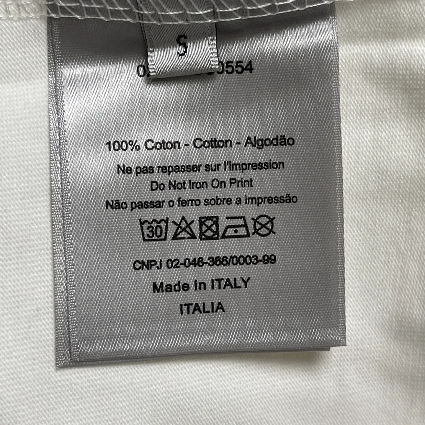 🅿️180 /A13 DIOR couture blade embroidered short-sleeved T-shirt. Exclusively customized with 300 grams of original board. Double yarn pure cotton fabric texture is very soft and comfortable. 100% different from the market's top fabrics (no shrinkage, no deformation, no pilling). Matched with 320 grams of 1x1 thread (fabric thread is dyed in the same vat, no color difference, not easy to deform). Original 1:1 version. Original 1:1 customized accessories. Collar label Care label, tag, packaging (perfect details) Size: S-XL Color: apricot, white, blue, gray, dark gray