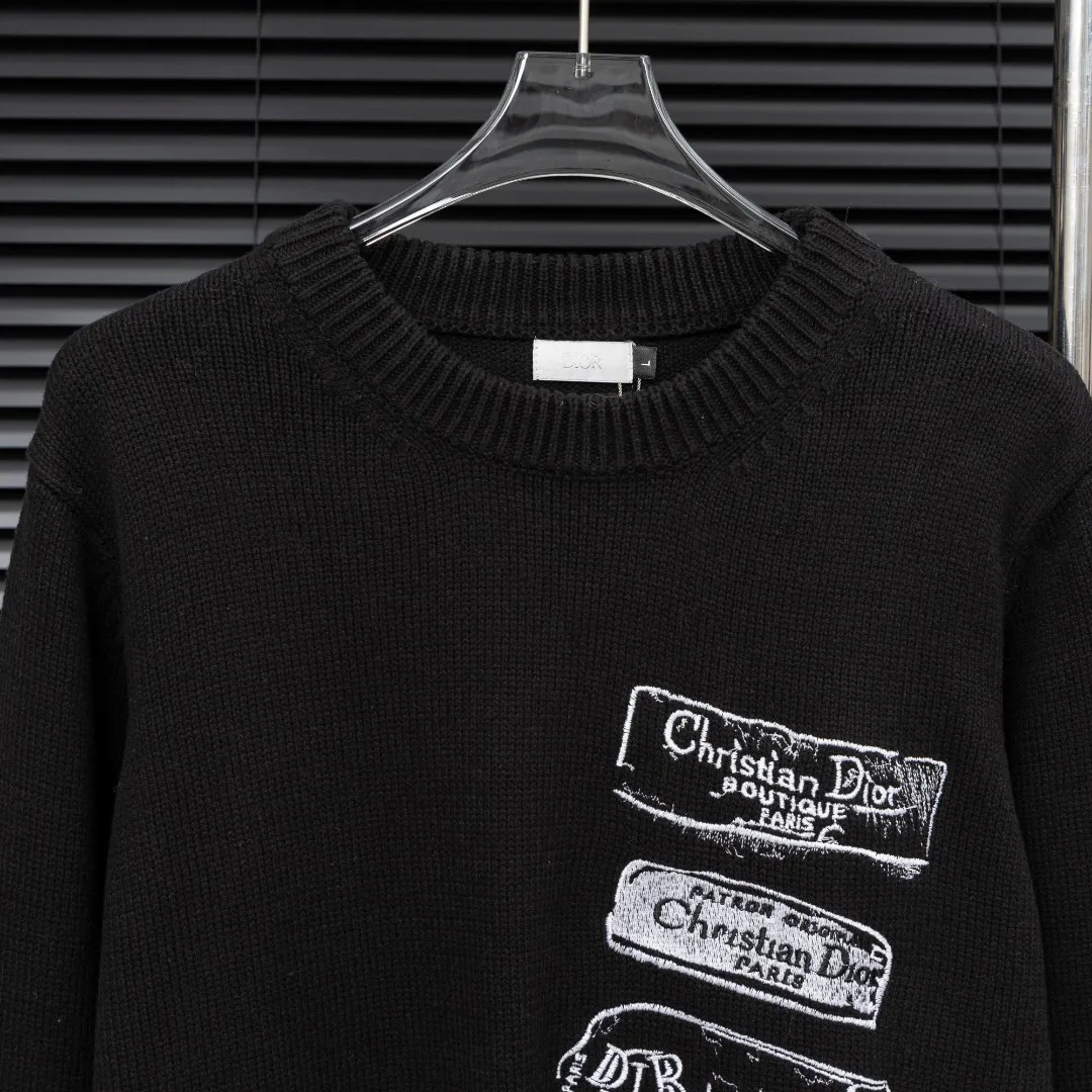 🅿️330 Style: DIOR Dior destination logo knitted long-sleeved sweater Size: S-XXL Fabric: Wool blend Accessories: Full set of customized original accessories No gender distinction, same style for men and women