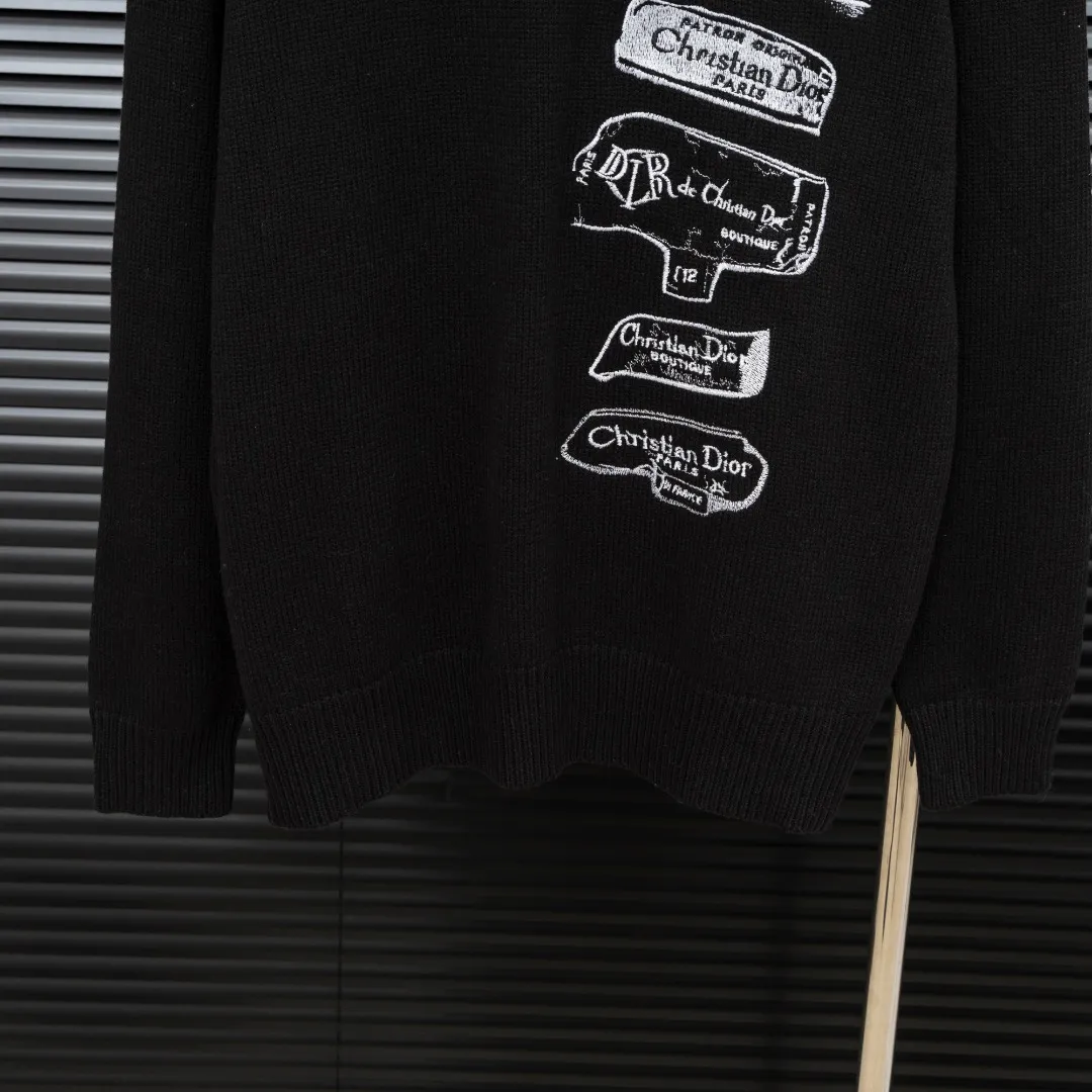 🅿️330 Style: DIOR Dior destination logo knitted long-sleeved sweater Size: S-XXL Fabric: Wool blend Accessories: Full set of customized original accessories No gender distinction, same style for men and women
