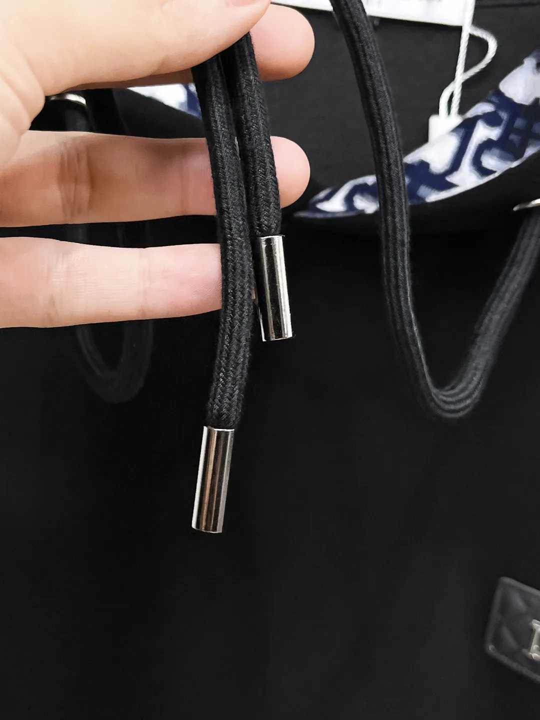 🅿️720 Dior 2025 autumn and winter new counter casual suit of the same style, breathable, comfortable and casual! Full of high-end feel! The details are exquisite and high-end, and the workmanship is impeccable! The original high-end fabric is very high-end! The fabric is crisp, anti-wrinkle and wear-resistant, warm, neat and stylish. Everyone must buy a set this autumn and winter. They must look cool and cool when wearing it. We especially recommend the size M-3XLC30