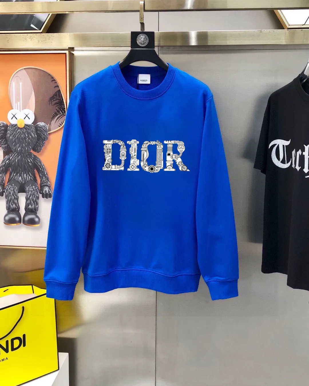 🅿️220 brand [DIOR Dior] (good news for fat people) 2025ss autumn latest long-sleeved round-neck sweatshirt, on sale simultaneously on the official website. Refreshing and breathable. Made of top Tencel Roman. Comfortable and soft. 3D three-dimensional clarity. Super fashion sense. Great for gifting and keeping for yourself. Size: M-5XL (can wear up to 220 pounds)