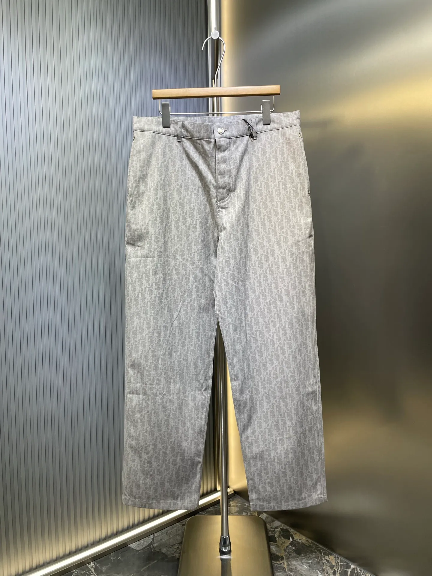 🅿️480 Dior🌟【Top original order】Dior 2025 early spring new style, old flower all over printed casual pants, new color matching upper body, good-looking, comfortable and breathable fabric upper body, original hardware letter customization, same style for men and women, details specifications: old flower all over printing, size: S M L XL