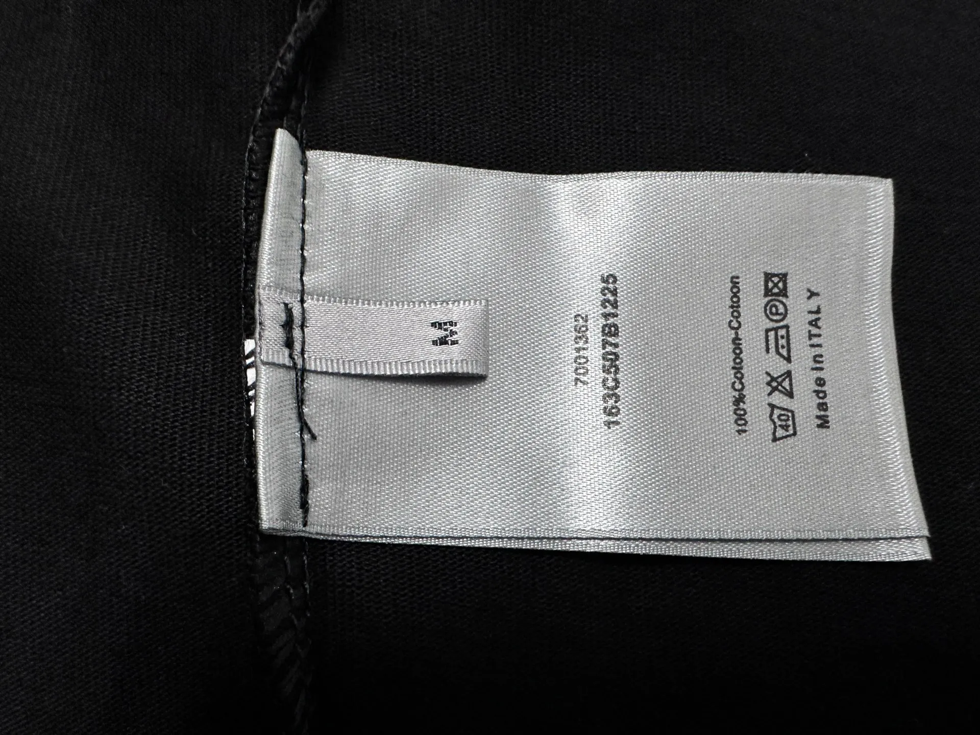🅿️170 [Dior] Dior 25ss new letter short sleeves. Customized 280g same vat dyed fabric. Very comfortable to the touch. The latest brick cabinet in spring and summer is fashionable and versatile. It is very suitable for men and women. A must-have hangtag. Collar label. Washed wheat three labels are complete. Color: black white. Size: S-XL.