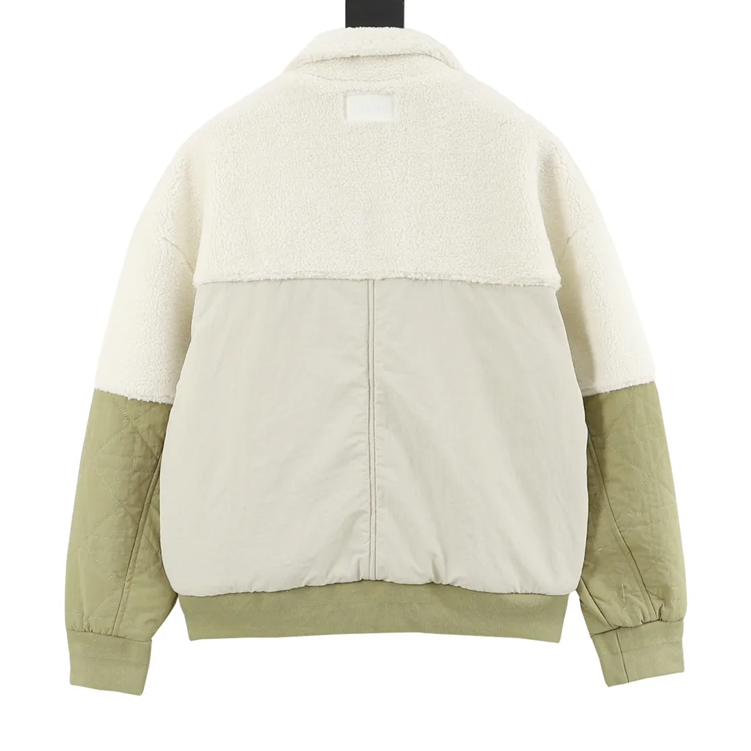 🅿️570 DIOR/Dior Teddy Velvet Logo Zipper Jacket The polyester filament is passed through a circular knitting machine, and the warp and weft are woven into each other into a double-sided knitted structure, with flat loops on the front and back. The polar fleece fabric is formed after a series of processes such as dyeing, raising, carding, shearing, and polarization. The suede texture is soft and the fiber characteristics make it almost non-absorbent. It can quickly drain sweat to the outer layer of the fabric and evaporate quickly, maintaining good breathability. The suede surface can lock the air and form a stagnant air layer around the body, effectively preventing heat loss and providing good warmth retention properties. Using quilted cannage pattern, the seamstress precisely adjusts the speed of the machine and stitch density, so that the stitches are smooth and even during the operation. After completion, regular diagonal quilting lines will be formed, which will inadvertently enhance the overall texture when putting it on and taking it off. Tightly fasten the fabric and cushioning material to the frame of the embroidery machine. The embroidery machine uses sparse stitches along the pattern of the cushion layer to outline the filling area of ​​the pattern. Then it runs the pattern of the overlay layer, using dense stitches to perfectly cover the foam cushion layer. After finishing, the edges of the patch will have no burrs and the pattern will be clear. Size：XS-L