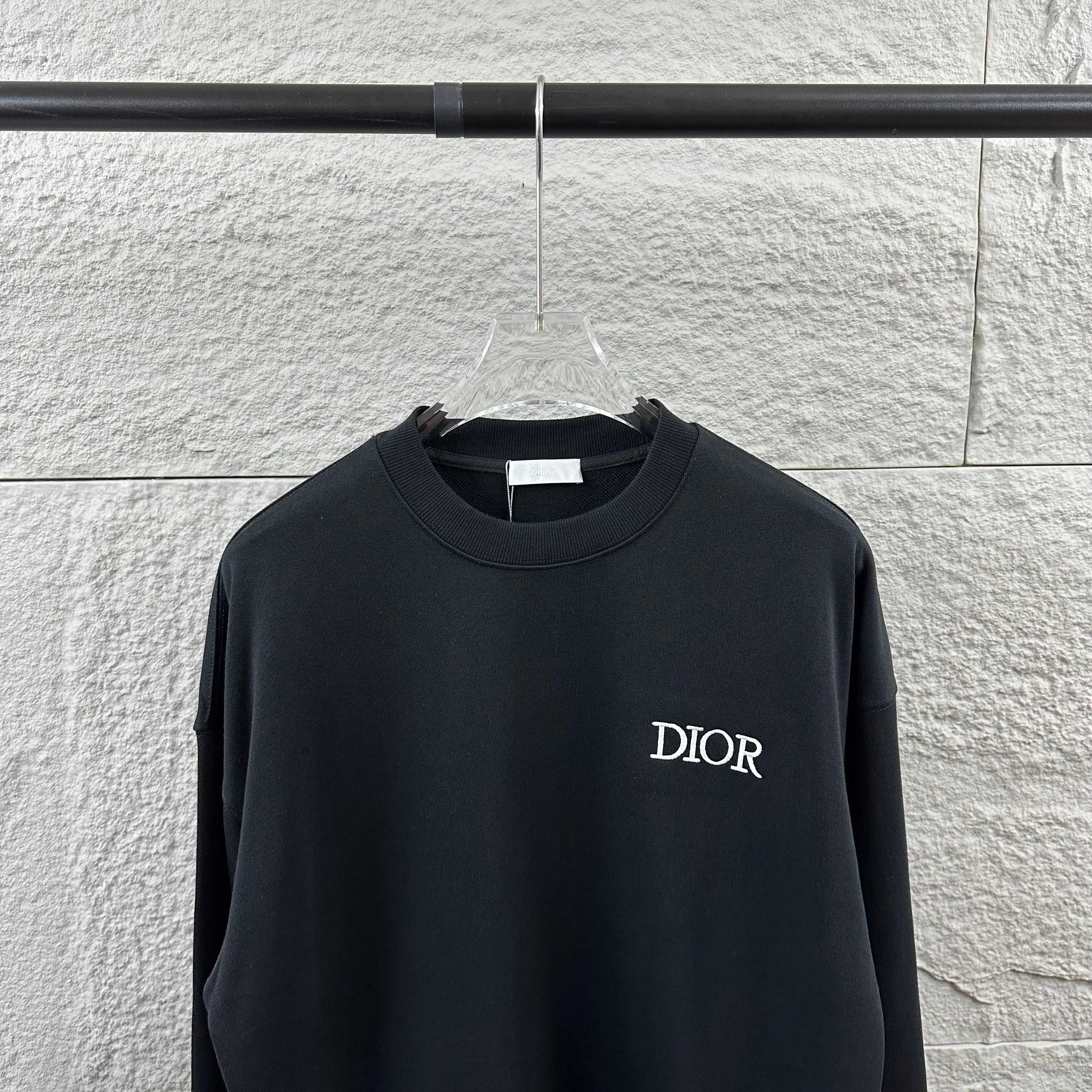 🅿️250 Dio* Christian Dior 2025 early autumn and winter new style Classic black and white letters simple embroidery, simple and elegant Customized terry fabric Long-sleeved round neck sweatshirt Same style for men and women Color: black white Size: S (90-130 pounds) M (120-150 pounds) L (140-165 pounds) XL (160-180 pounds) XXL (180-210 pounds)