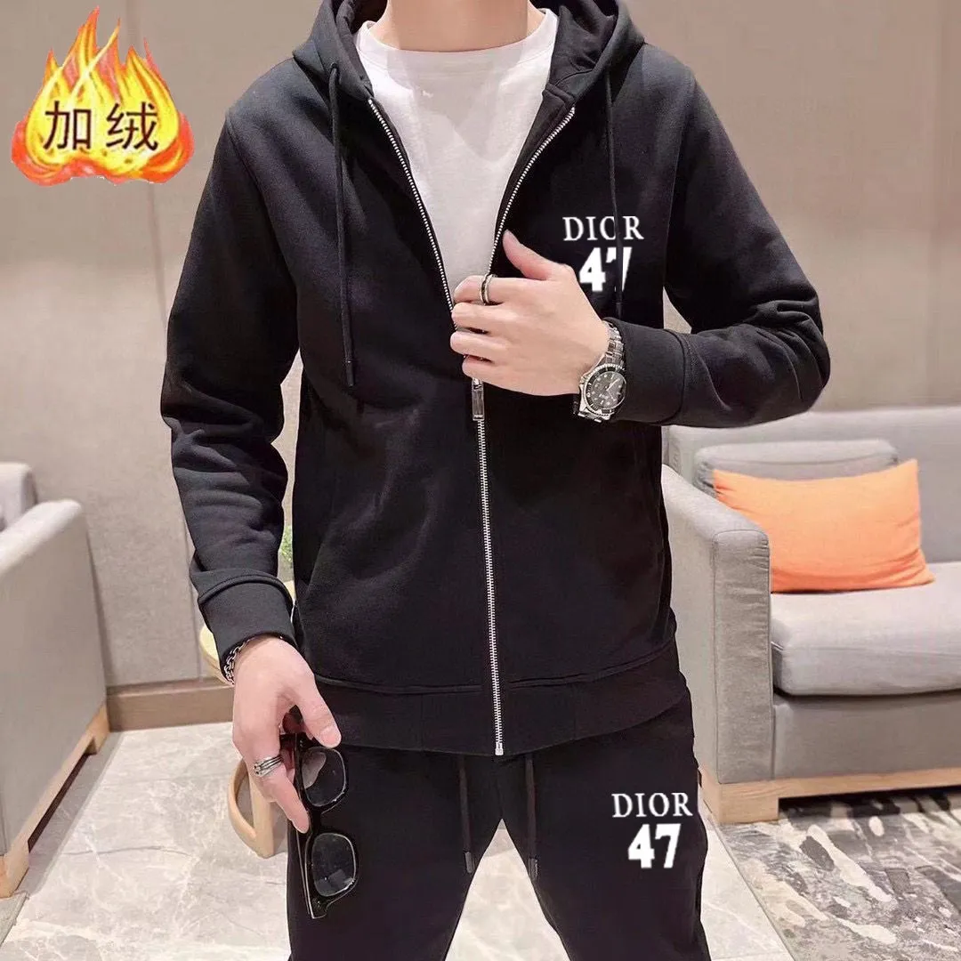 🅿️460 brand [DIOR Dior] (velvet and thickened) 2025 autumn and winter new product, celebrities' favorite fashion-flavored casual suit, clean and neat tailoring, full of urban style. Made of high-quality customized fabrics, the inner warmth is excellent, the hand feels soft and dry, and the upper body effect is crisp and stylish. The three-dimensional cutting process and the pattern are all of high standards, and the silhouette version has the right benefits! It is not tight at all, and you feel good when you put it on. So many top-quality raw materials create high-end products with unparalleled value. It is the first choice for high-end fashion people. (Size: M-4XL can wear up to 200 pounds)