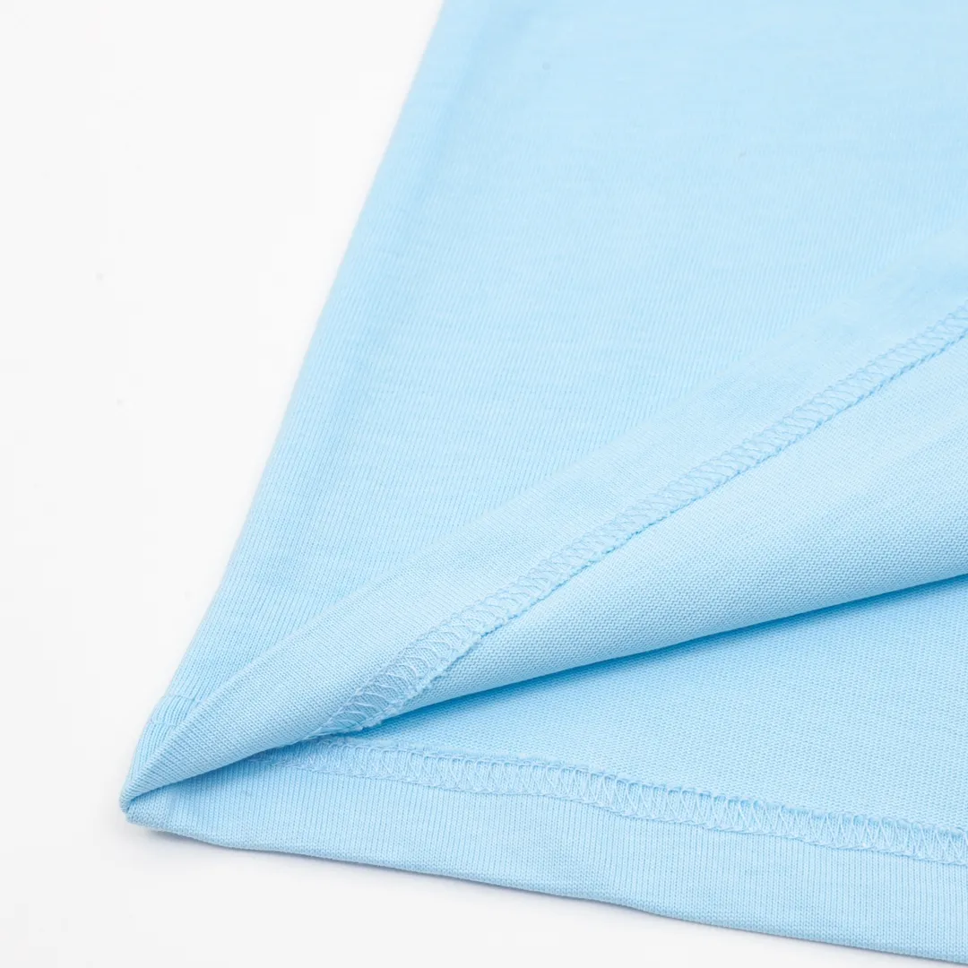 🅿️210 DIOR/Dior little blue cat embroidered short-sleeved T-shirt. Pure cotton double yarn fabric, using high-density thread embroidery, loose version, equipped with a full set of accessories. The fabric is soft, thick and complete with three standards, streamlined but not boring, versatile and atmospheric, interpreting the characteristics of casual fashion themes. The front little blue cat embroidery and the brand LOGO are combined with the design to integrate with the body, creating a rich and diverse texture to highlight the charm of diverse trend details. The same style for men and women. Size: XS-L