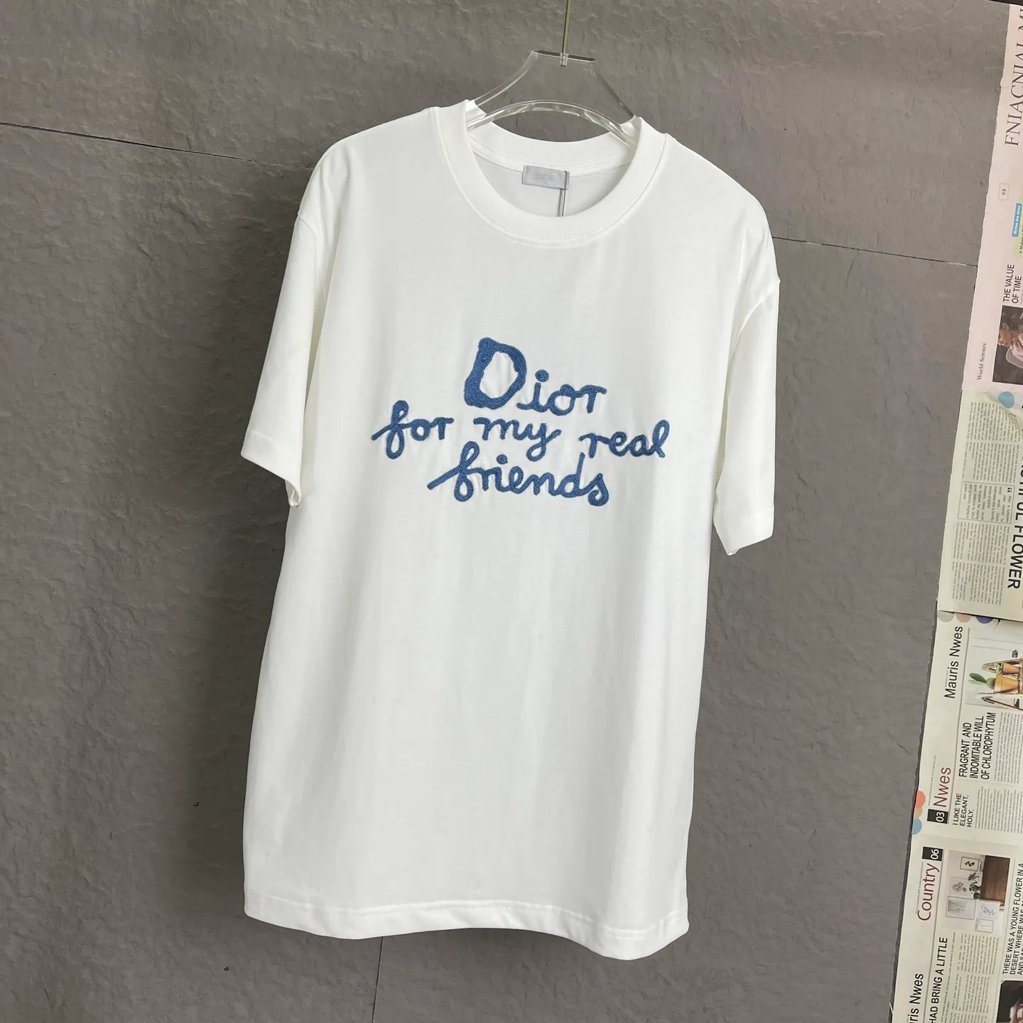 🅿️180 /A56 DIOR Dior fabric upgrade 300 high weight 2025ss embroidered ribbed letter round neck short sleeves Unisex T-shirt loose version, this T-shirt shows di0r from the di0r joint series for my real friends Logo, classic silhouette with ribbed crew neck, embroidery on the chest, burnt flower effect on the collar, sleeves and hem to enhance style, casual cut, can be paired with bottoms of the same season to create a fashionable look. Color: Black White Size: S-XL