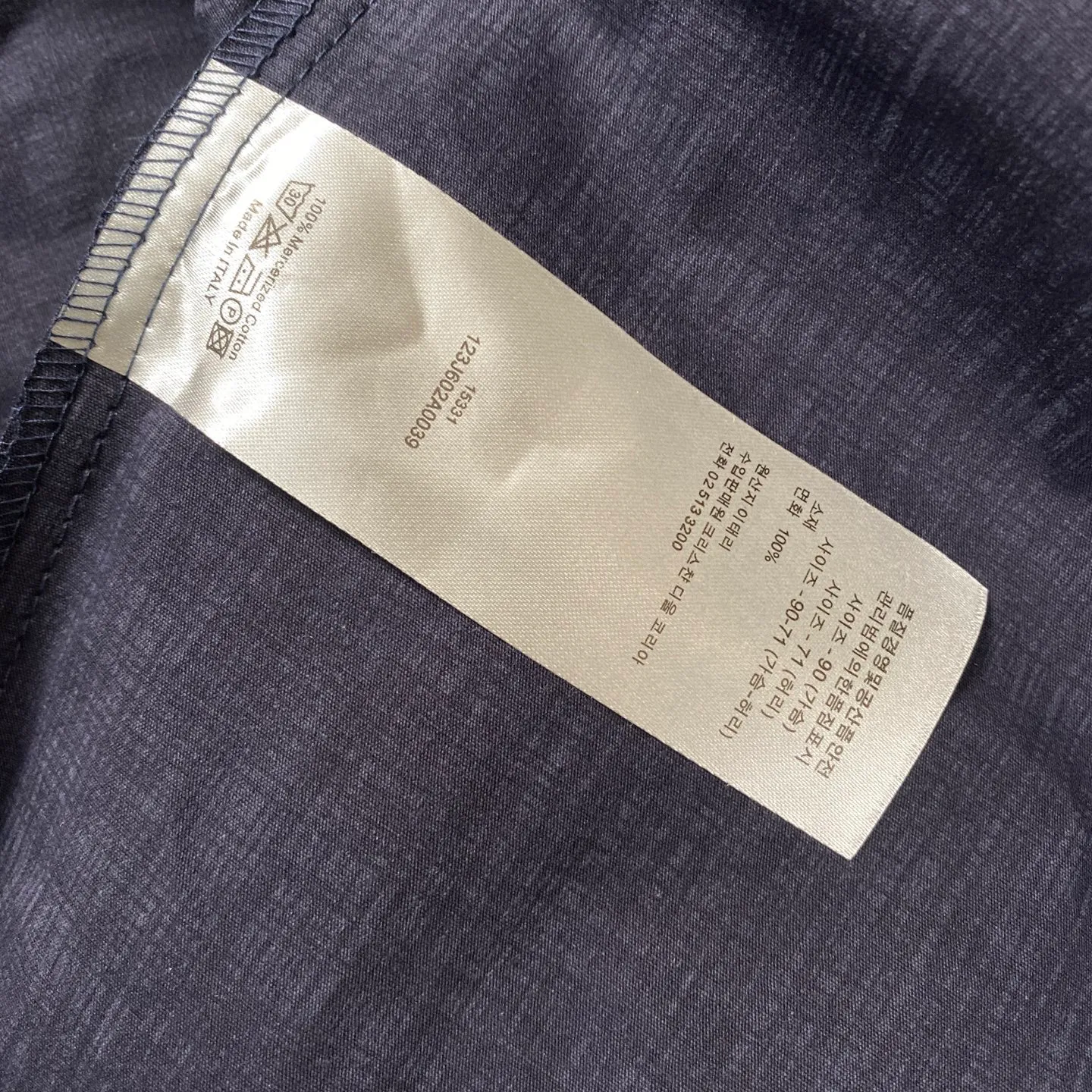 🅿️260 Dior/Dior limited edition full-print horseshoe flower casual shirt jacket, same style for men and women - Purchase the original mold to create, a full set of customized accessories, details determine success or failure.  - Size: M L The entire logo is very smooth and simple. The D letter is perfectly coordinated with every detail in the design. Use the letter D perfectly. The design of all luxury goods is very demanding in the pursuit of details. The combination of the letter D and O in the Dior logo design is a very interesting example. The echo of a semicircle and an ellipse forms a perfect arc - Dior (full name: Christian Dior) is a multinational luxury brand originating from France, synonymous with dazzling haute couture. It was founded in 1946 by French fashion designer Christian Dior and is headquartered in Paris. Mainly engaged in high-end consumer goods such as fashion, jewelry, perfume, cosmetics, children's clothing - Customized all-over printed jacquard fabrics - Customized engraved LOGO buttons - Customized Dior