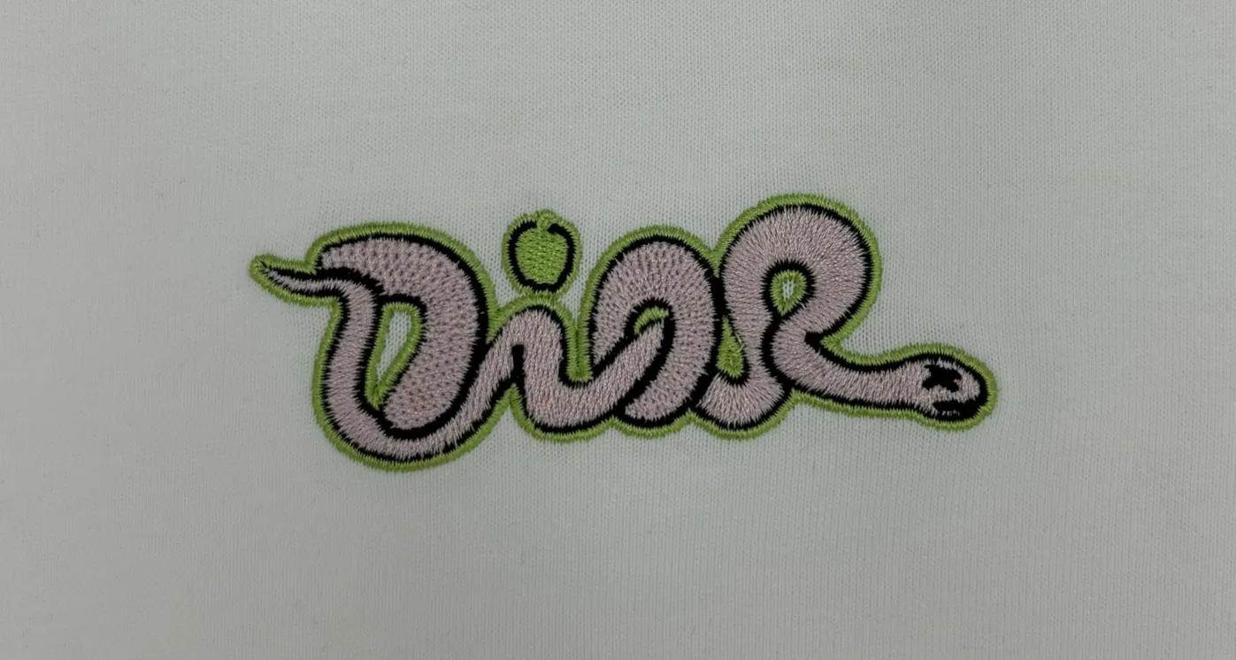 🅿️220 (top version, different currency) will not be taken off the shelves all year round, sell with confidence Style: Dior/DIO.R short-sleeved T-shirt Fabric: 300g heavy double yarn 100% cotton Rib: 320g heavy Sorona 1*1 trendy brand Craftsmanship: imported machine embroidered logo Color: white Imperial green Size: XS S M L No gender distinction, same style for men and women
