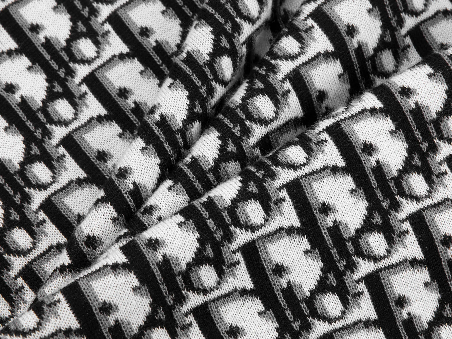 🅿️340 (ZP version) -Dior official website classic letter jacquard Tencel knitted short-sleeved Polo shirt, same style for men and women -Using ZP custom-dyed Tencel knitted fabric, threads are custom-dyed in the same cylinder with zero color difference, full set of accessories customized to distinguish the market currency, welcome to compare -Color Black White -Size S M L XL
