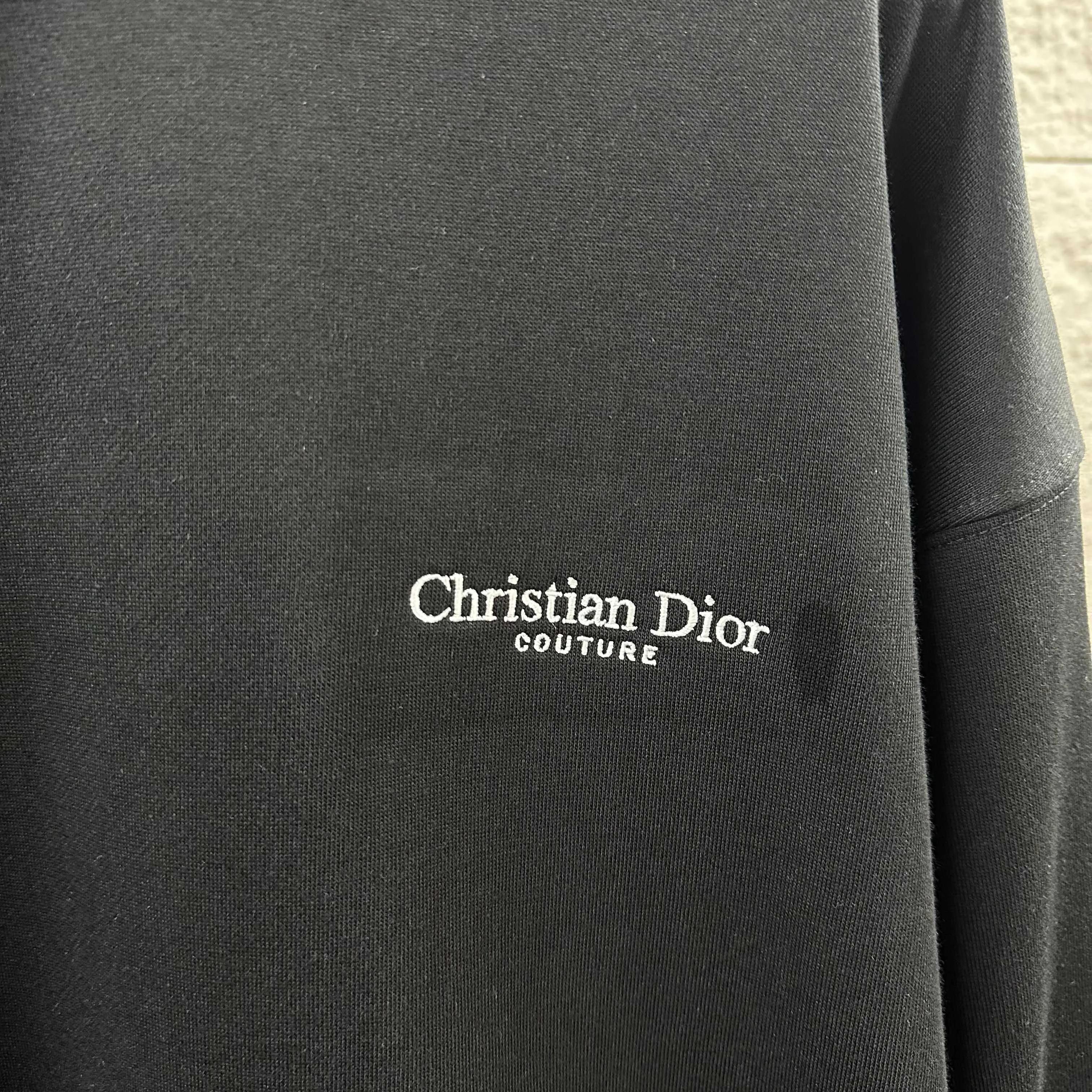🅿️260 Dio* Christian Dior 2025 early autumn and winter new style, simple embroidery of classic letters, lily of the valley print on the back, simple and elegant, custom terry fabric, long-sleeved round neck sweatshirt, same style for men and women, color: black, white, size: S (90-130 pounds) M (120-150 pounds) L (140-165 pounds) XL (160-180 pounds) XXL (180-210 pounds)