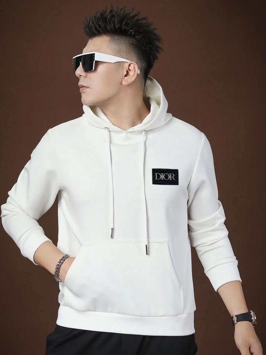 🅿️400 [DIOR Dior] (Fat Man Gospel) hot-selling suit is coming. Focus on the original version of the official website. 2025 new hot-selling cardigan sweater suit. The original order is the best product. 🇭🇰The meticulous work of top designers is dedicated to a fitting and perfect upper body effect. All-natural high-quality Roman cotton 100%, close-fitting comfort, noble and elegant! Original hardware embodies elegance and nobility! Counter size: M-5XL (maximum wear up to 220 pounds)