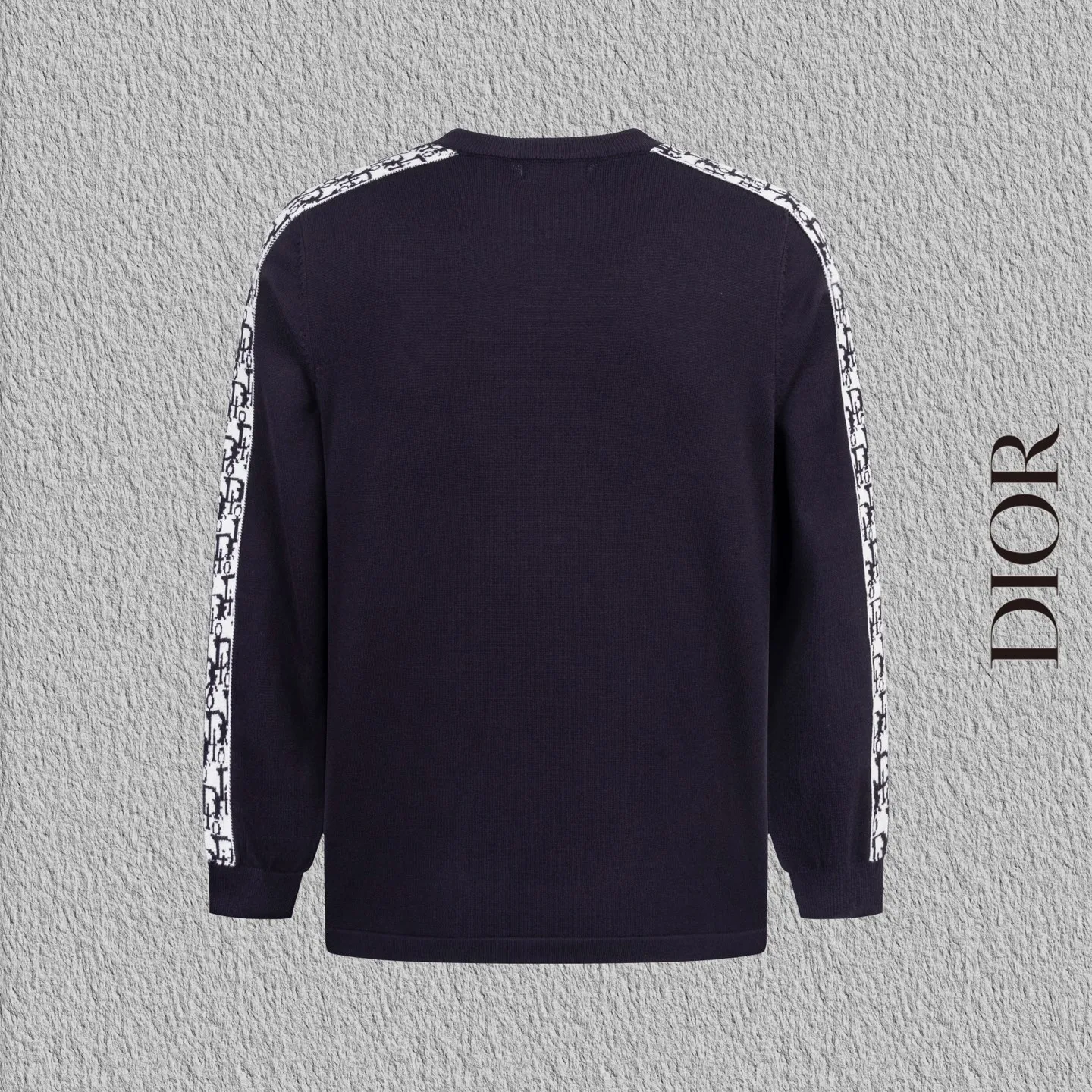 🅿️270 Style No. B16 Dior presbyopic webbing knitted round neck sweater DIOR counter consistent sweater High-elasticity imitation rabbit fur core-spun yarn boutique knitted Internet celebrity popular versatile OS version can be worn up to about 180 pounds Imported machine spinning takes a month to match the sweater Three standards are complete Customized accessories Matching version Same style for men and women Colour: navy size: S M L XL Manual measurement error of about 1-3cm is normal