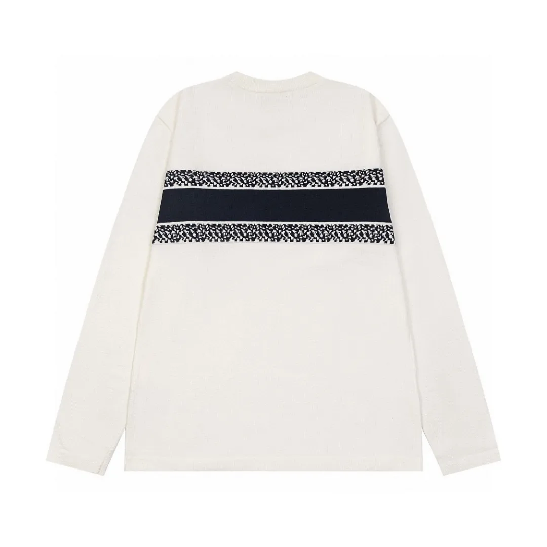 🅿️250 DIOR Classic Jacquard Knitted Sweater Casual Tops for Couples 1️⃣Dior classic series, exquisite craftsmanship, silky and super breathable fabrics, high-end and supple hand feel, spun knitted elastic fabric, light and breathable without any sense of restraint, high quality knitting, 2️⃣ It is very youthful and energetic, and can be easily controlled by both men and women. It is very in line with the fashion aesthetic concepts of today's young people, creating a casual and lazy fashion tone. It is a must-have for couples in autumn and winter! 3️⃣ Complete accessories, same style for men and women. Color: white, black Size: S, M, L, XL