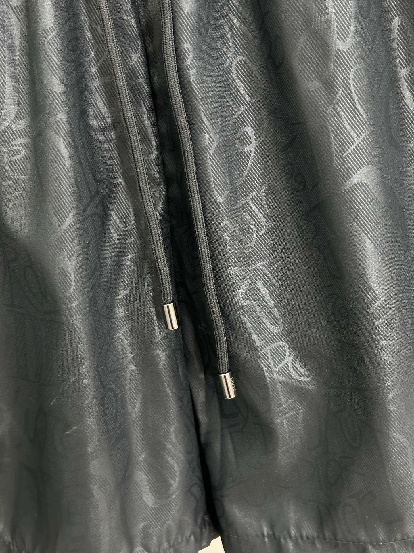 🅿️160 DIOR 2025 spring and summer new beach shorts, five-point shorts! Synchronized with the official website. Original 1-1 replica, fine workmanship, original hardware, selected high-quality polyester fiber fabric, delicate feel, a must-have item for summer, super handsome upper body effect, super real shooting, close contact with texture! Size: M-3XL