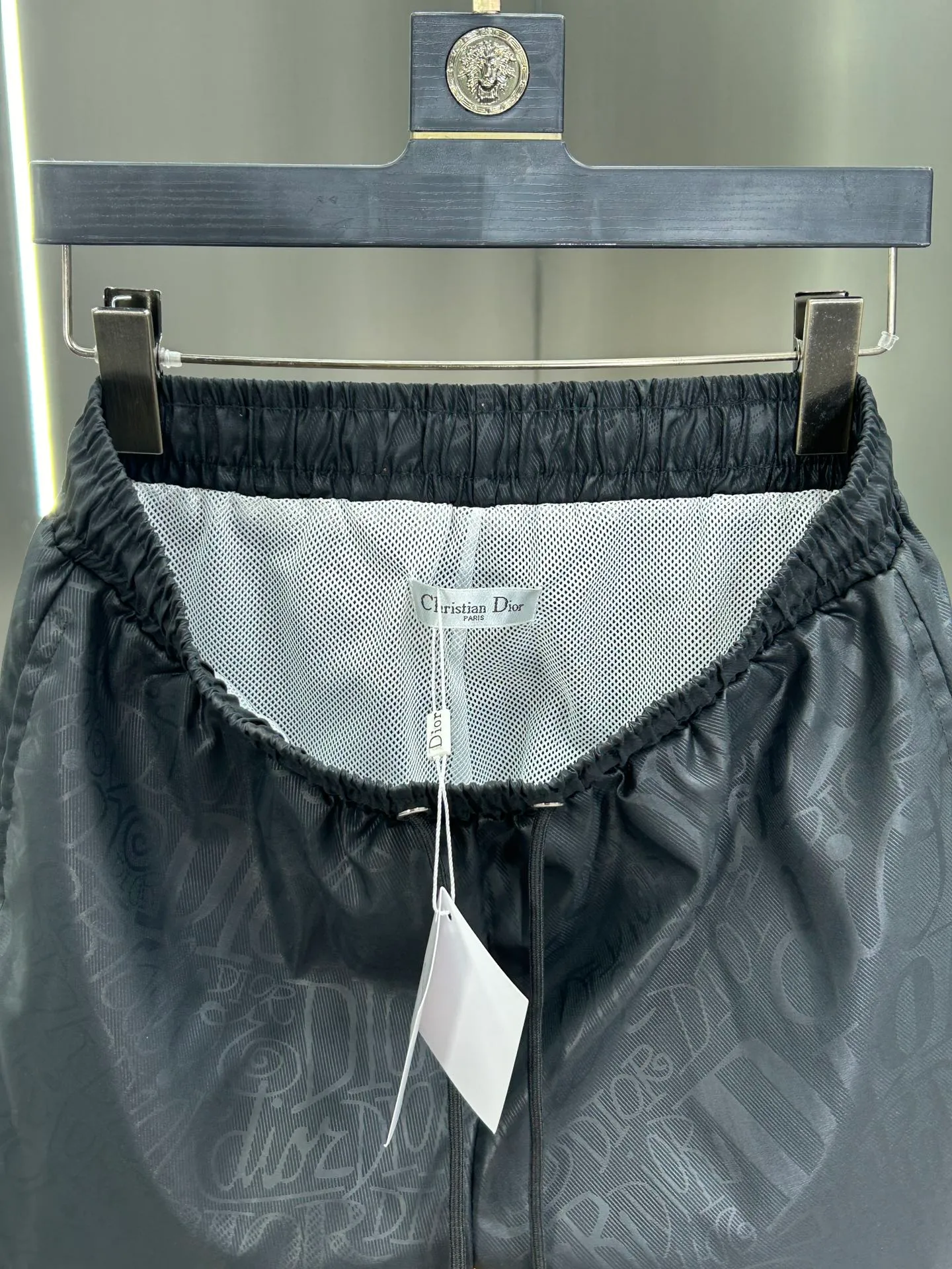 🅿️160 DIOR 2025 spring and summer new beach shorts, five-point shorts! Synchronized with the official website. Original 1-1 replica, fine workmanship, original hardware, selected high-quality polyester fiber fabric, delicate feel, a must-have item for summer, super handsome upper body effect, super real shooting, close contact with texture! Size: M-3XL