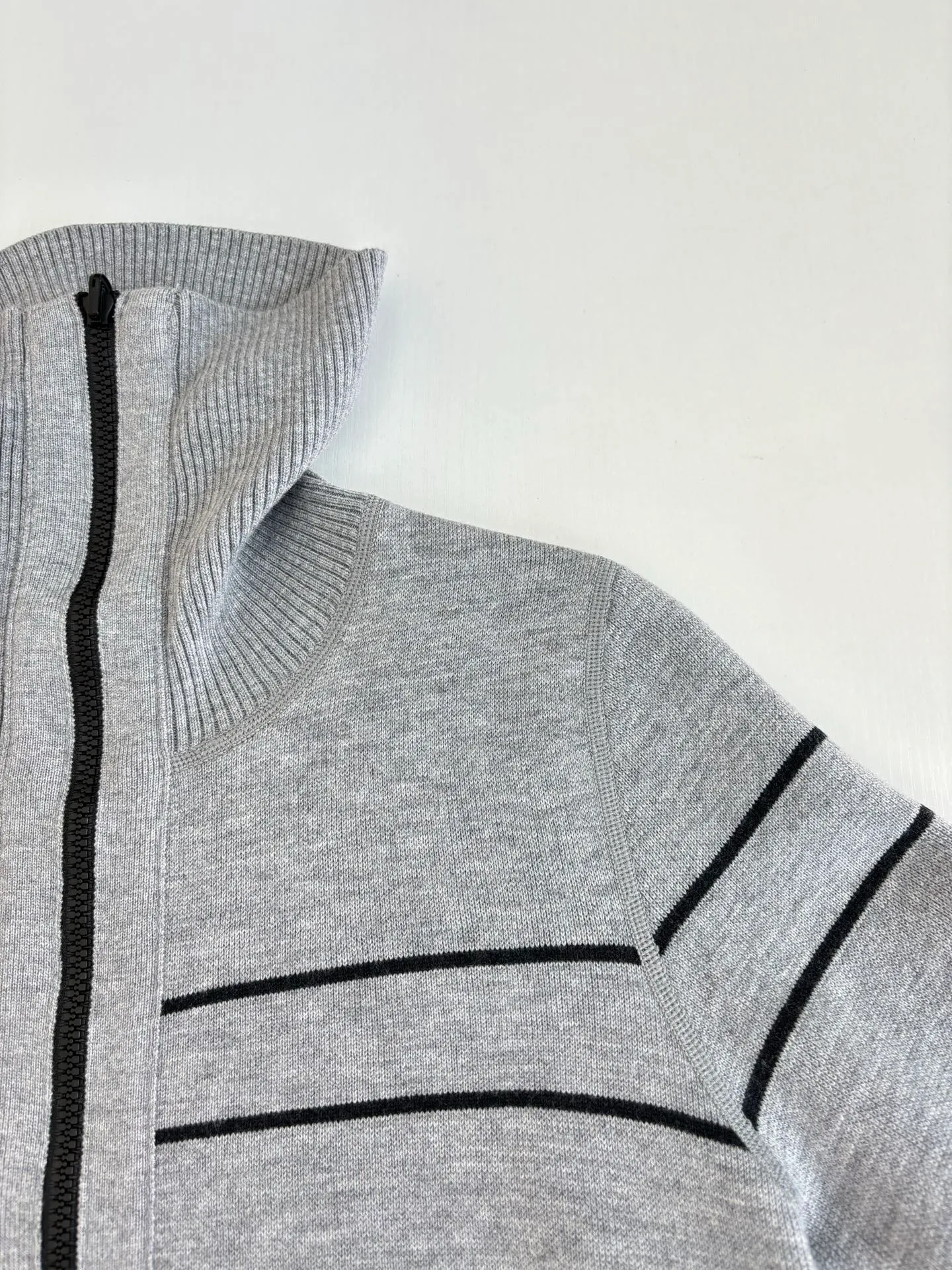 🅿️610 Dio*/Dior 25Fw presbyopic logo zipper cashmere jacket, reversible, double-woven letter jacquard craftsmanship on the back is luxurious and handsome, large lapel with small waist design and tailoring, fashionable and advanced, white and rich beauty must buy, classic version is not picky, the upper body is slim, Swiss machine embroidery sewing plate technology, imported cashmere yarn double-sided jacquard fabric Size: M/L/XL