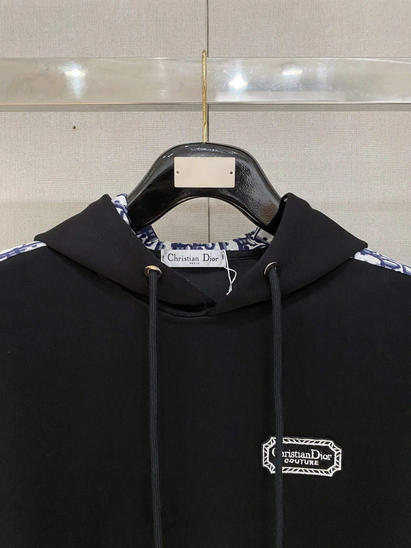 🅿️720 Dior hot-selling suit is coming. Focus on the original version of the official website. 2025 new hot-selling cardigan suit. The original order is the best. 🇭🇰The meticulous work of top designers. It has a fitting and perfect upper body effect. All-natural high-quality Tencel Roman cotton 100%, close-fitting comfort, noble and elegant! Original hardware embodies elegance and nobility! Counter size: M-3XL (maximum wear up to 190 pounds)