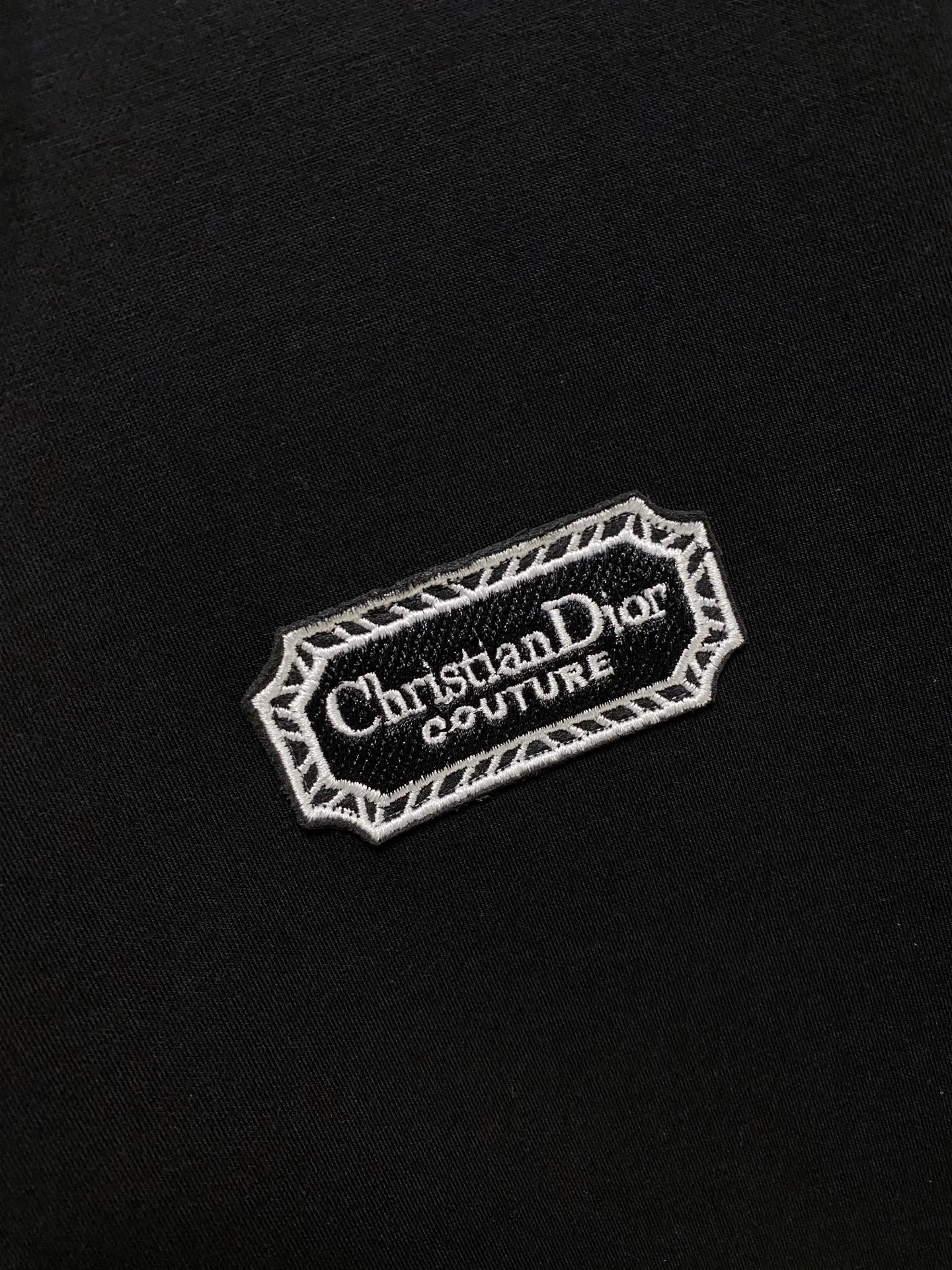 🅿️720 Dior hot-selling suit is coming. Focus on the original version of the official website. 2025 new hot-selling cardigan suit. The original order is the best. 🇭🇰The meticulous work of top designers. It has a fitting and perfect upper body effect. All-natural high-quality Tencel Roman cotton 100%, close-fitting comfort, noble and elegant! Original hardware embodies elegance and nobility! Counter size: M-3XL (maximum wear up to 190 pounds)