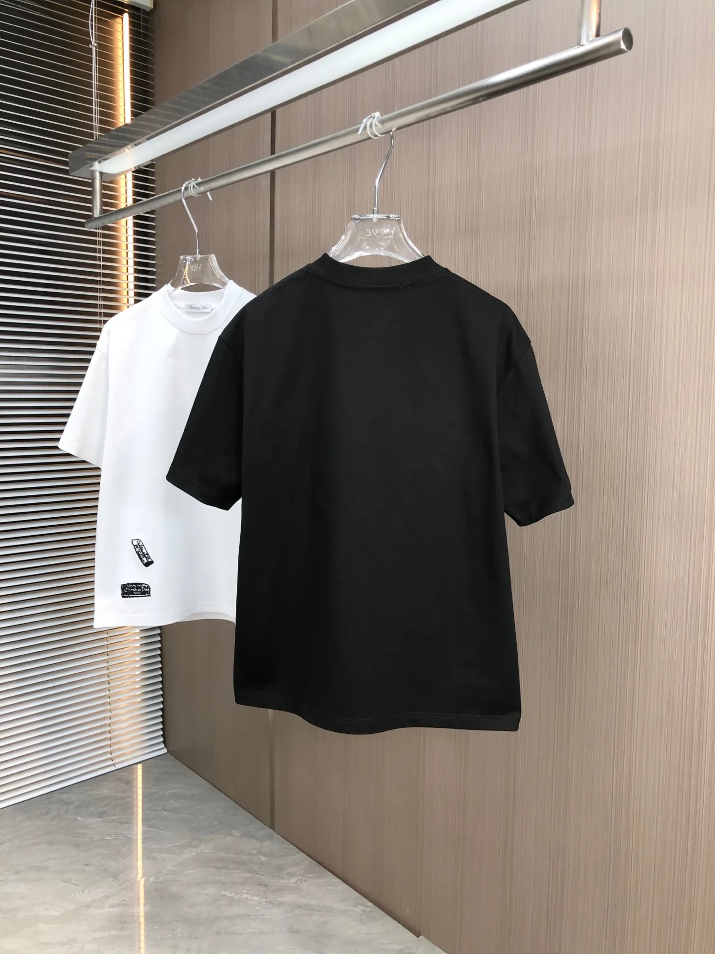 🅿️180 DIOR Dior 2025 spring and summer new style, round neck short sleeves, letter logo pins🪡 embroidery technology, using high weight 320g double yarn combed cotton fabric, slightly loose version, soft and thick fabric feel, same size for men and women, size: SMLXLXXL
