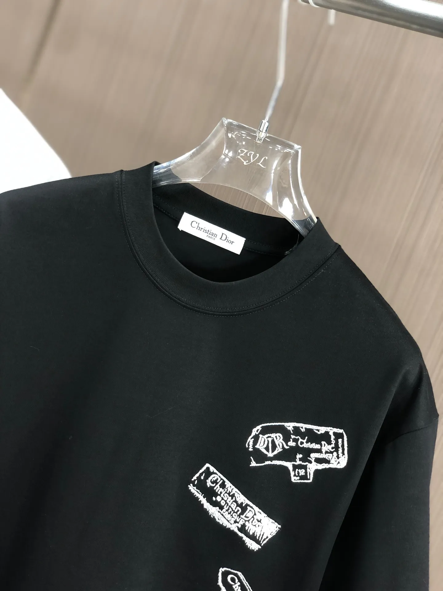 🅿️180 DIOR Dior 2025 spring and summer new style, round neck short sleeves, letter logo pins🪡 embroidery technology, using high weight 320g double yarn combed cotton fabric, slightly loose version, soft and thick fabric feel, same size for men and women, size: SMLXLXXL