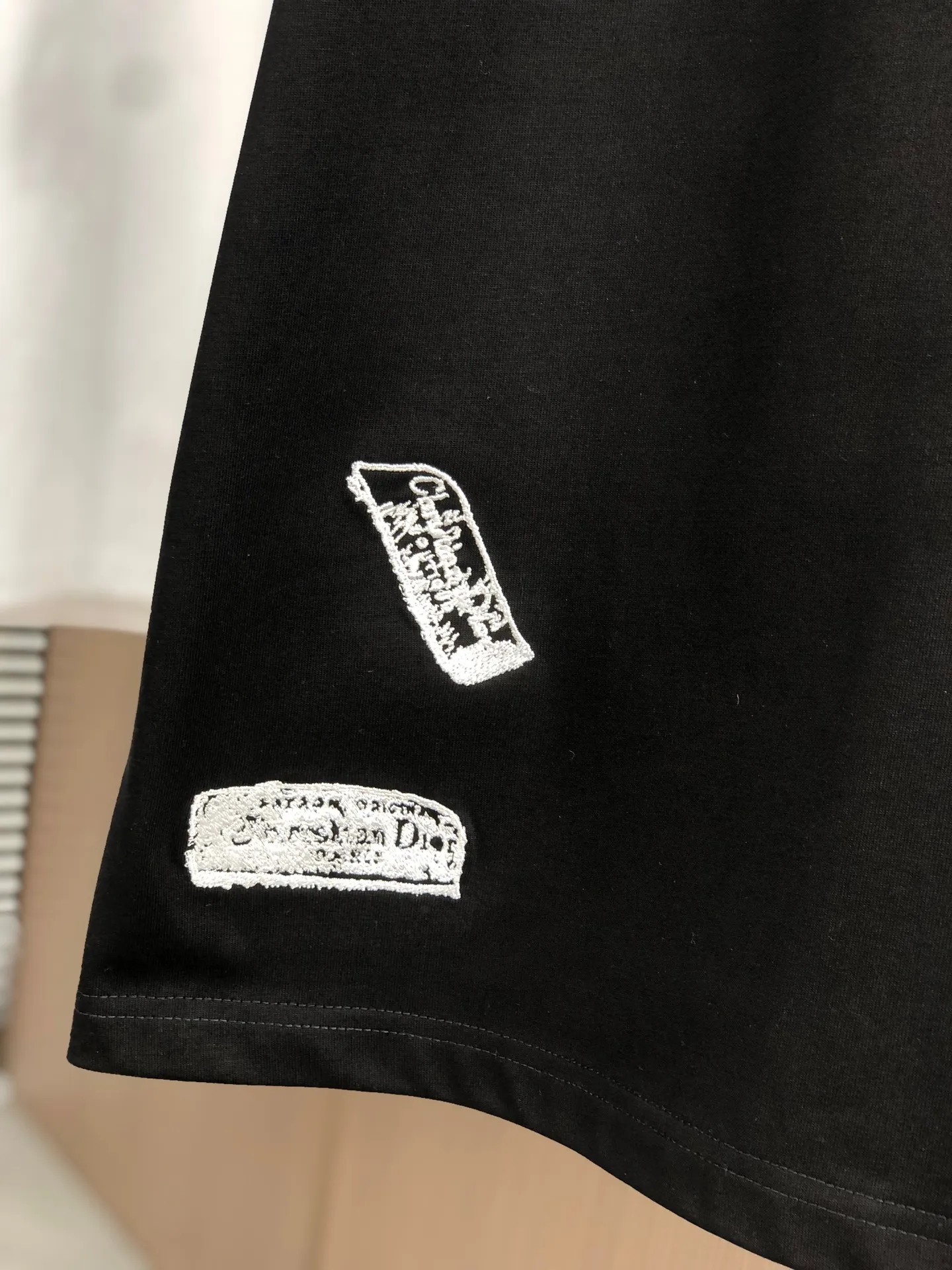 🅿️180 DIOR Dior 2025 spring and summer new style, round neck short sleeves, letter logo pins🪡 embroidery technology, using high weight 320g double yarn combed cotton fabric, slightly loose version, soft and thick fabric feel, same size for men and women, size: SMLXLXXL