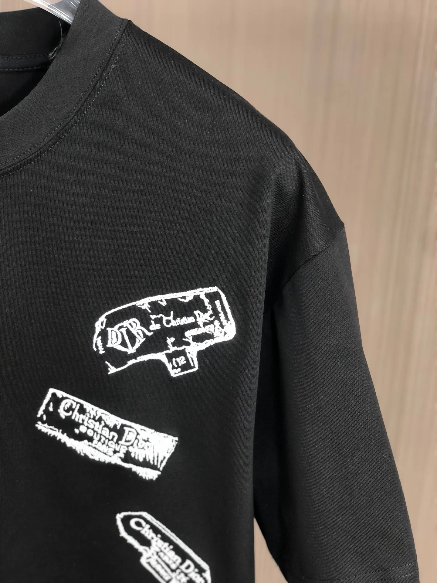 🅿️180 DIOR Dior 2025 spring and summer new style, round neck short sleeves, letter logo pins🪡 embroidery technology, using high weight 320g double yarn combed cotton fabric, slightly loose version, soft and thick fabric feel, same size for men and women, size: SMLXLXXL