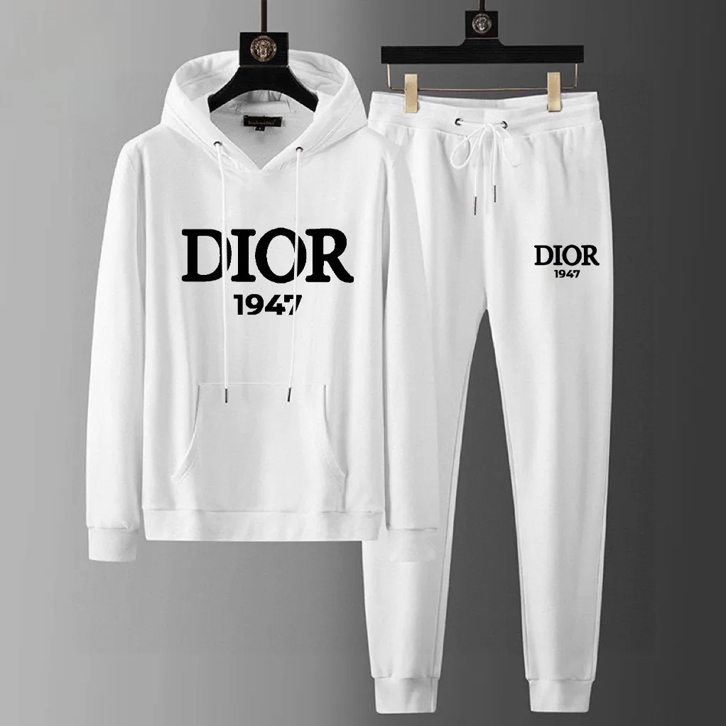 🅿️400 direct batch [DIOR Dior] (Fat Man Gospel) hot-selling suit is coming. Focus on the original version of the official website. 2025 new hot-selling cardigan sweater suit. The original order is the best. 🇭🇰The meticulous work of top designers. Just for a fitting and perfect upper body effect. 100% natural high-quality Roman cotton, close-fitting comfort, noble and elegant! Original hardware embodies elegance and nobility! Counter size: M-5XL (maximum wear up to 220 pounds)
